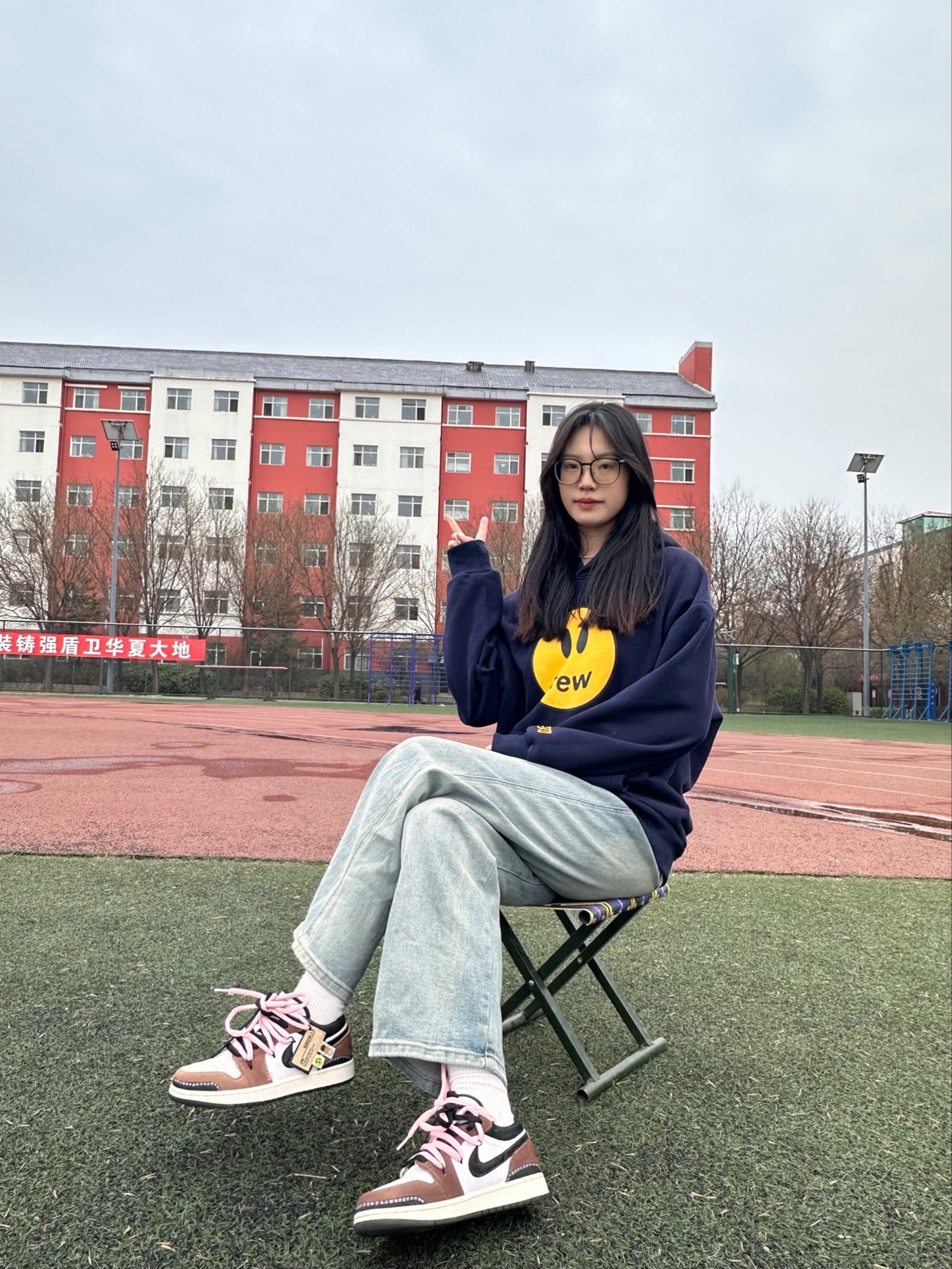 00后女大学生超爱穿的aj