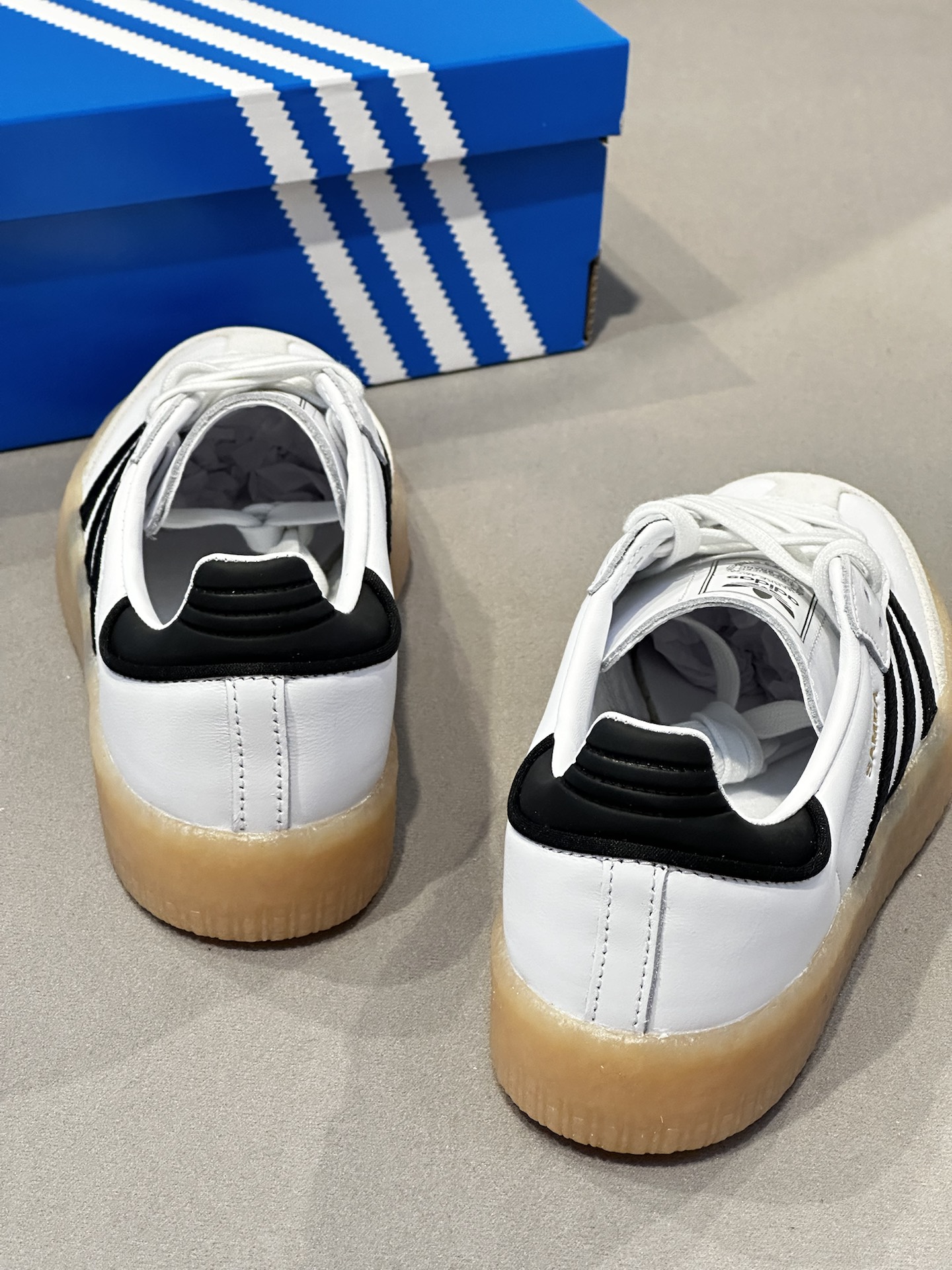 看到都舍不得穿的samba德训鞋