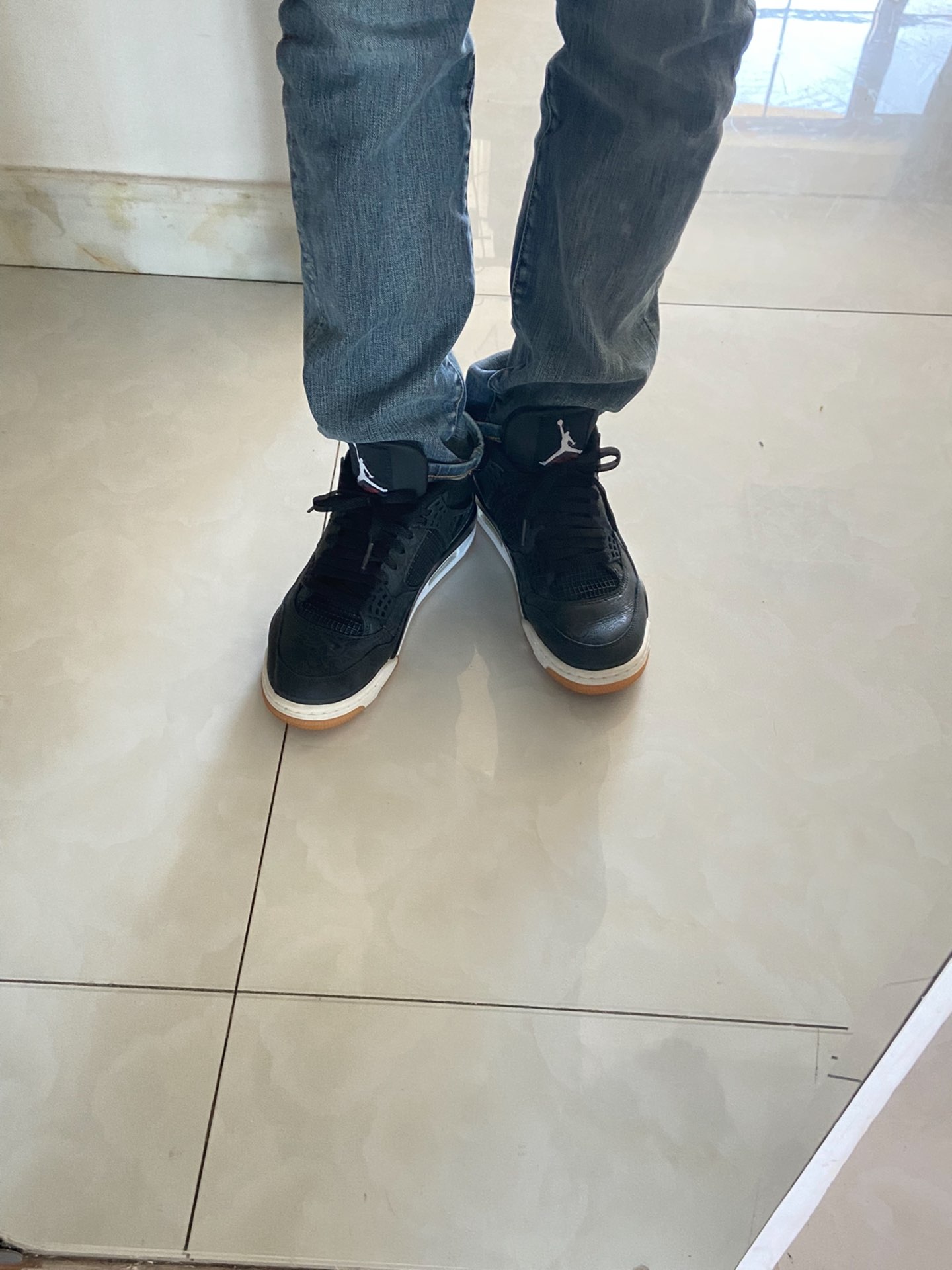 aj4镭射黑最有质感的一双鞋!