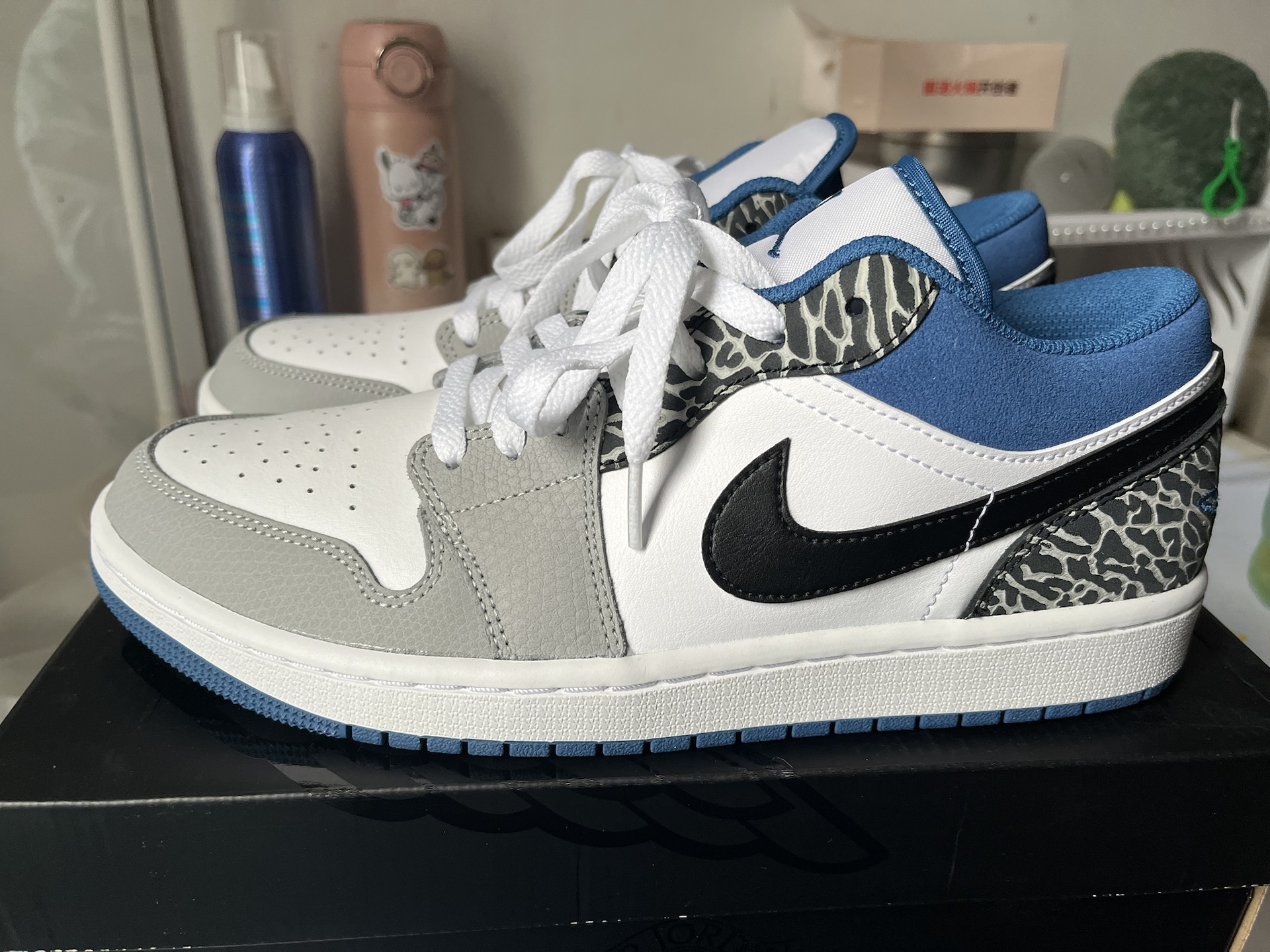 custom review-Jordan Air Jordan 1 Low SE 'true Синий' Low Топ Винтажные баскетбольные кроссовки Унисекс Белый и синий цвет