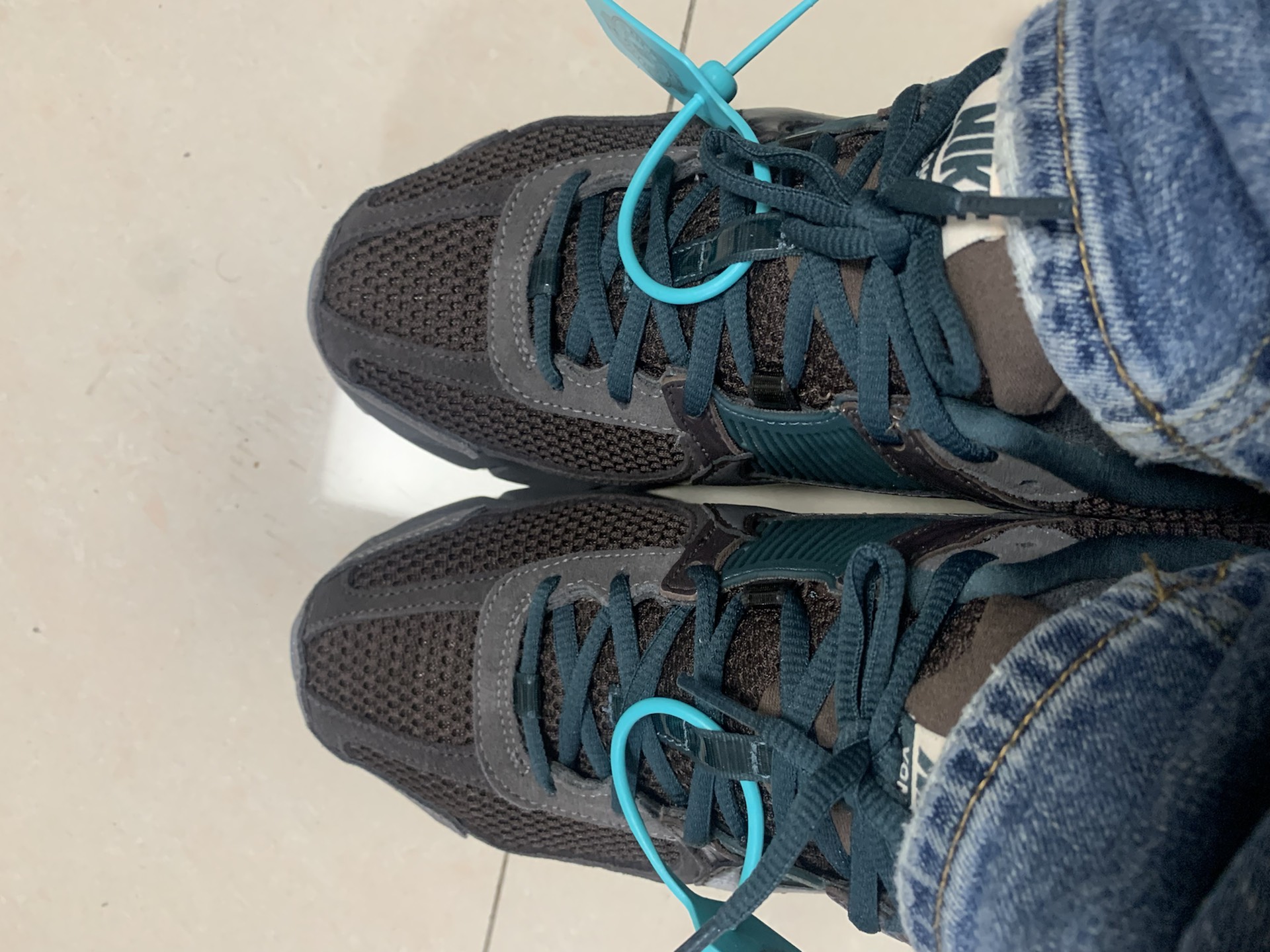 custom review-Nike Air Zoom Vomero 5 Легкий Низкий Топ Повседневный Тренировки Городской Коммутер Беговые кроссовки Унисекс Черный