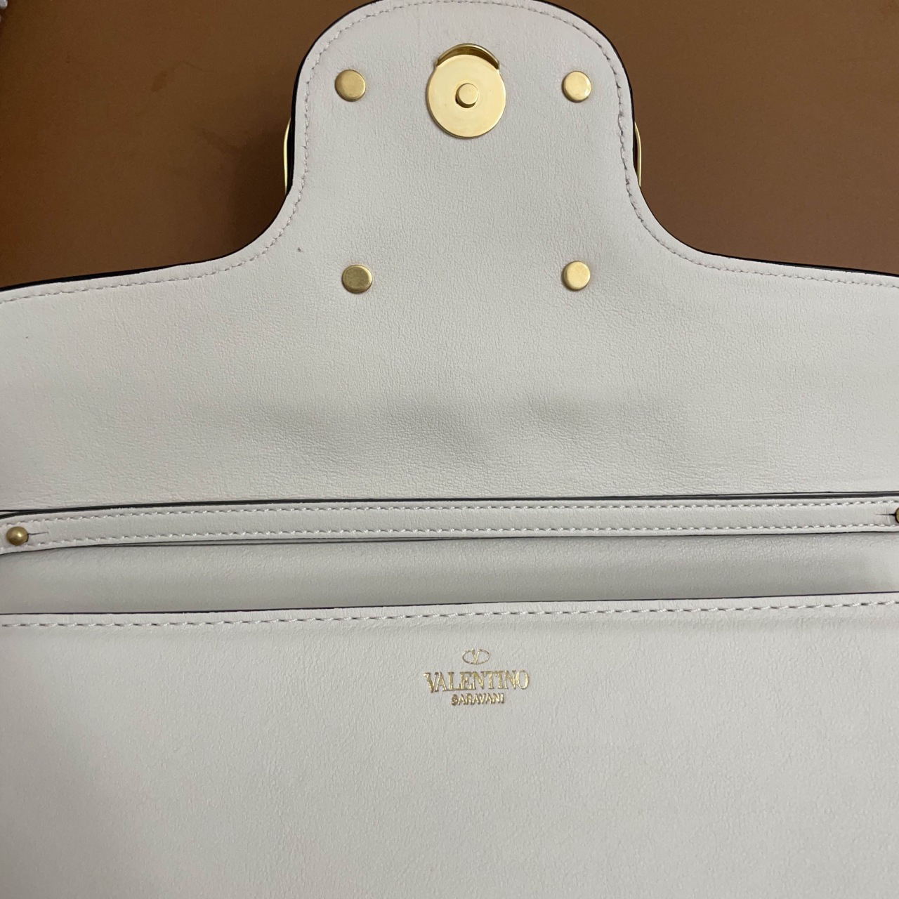 有防尘袋 线下专柜2万多买的 #95分好物分享 #华伦天奴 #奢侈品包包