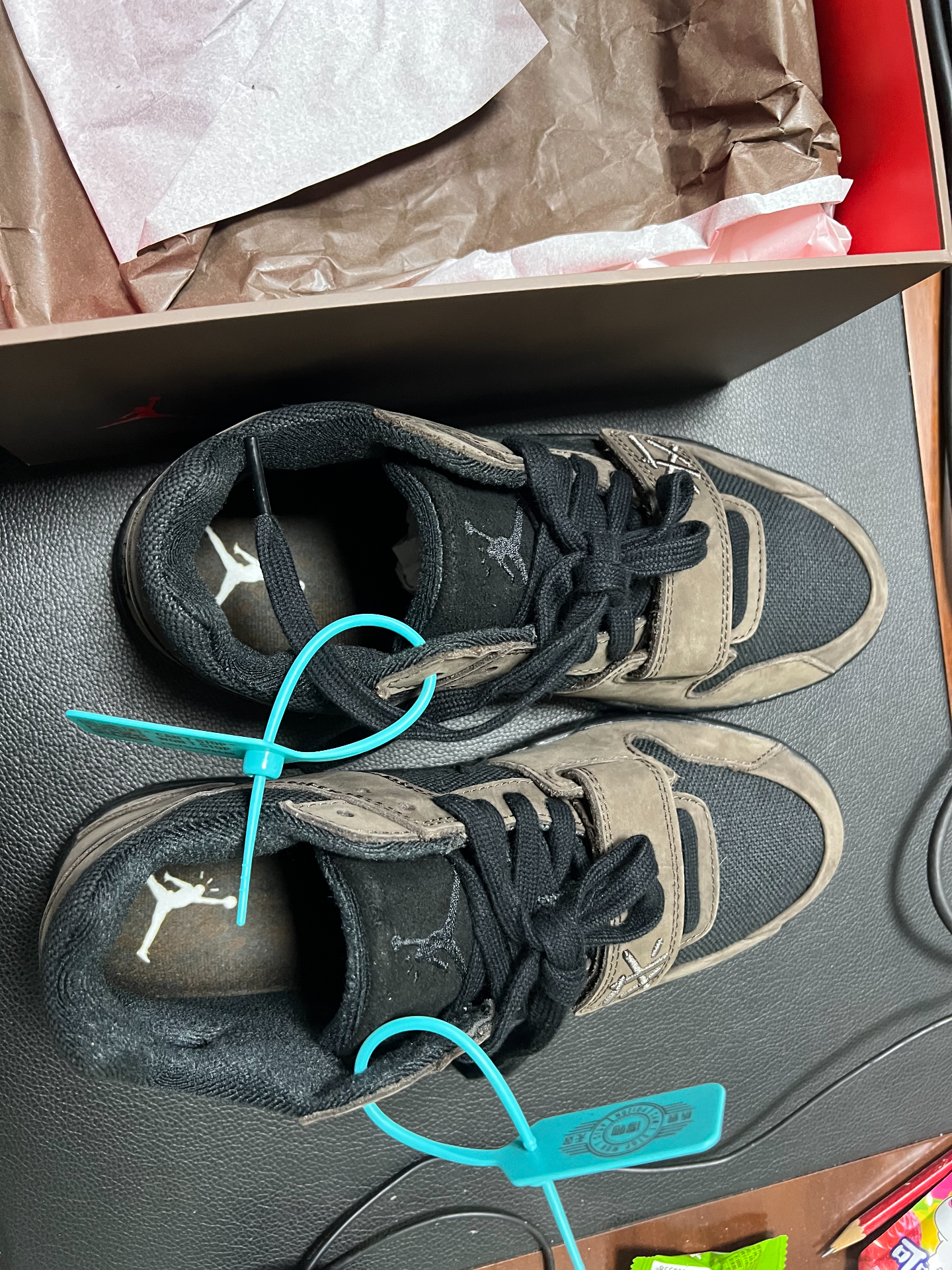 custom review-Travis Scott x Jordan Jumpman Джек Шок Абсорберы Противоскользящие Низкие Баскетбольные Кроссовки Унисекс Темный Мокко Черный