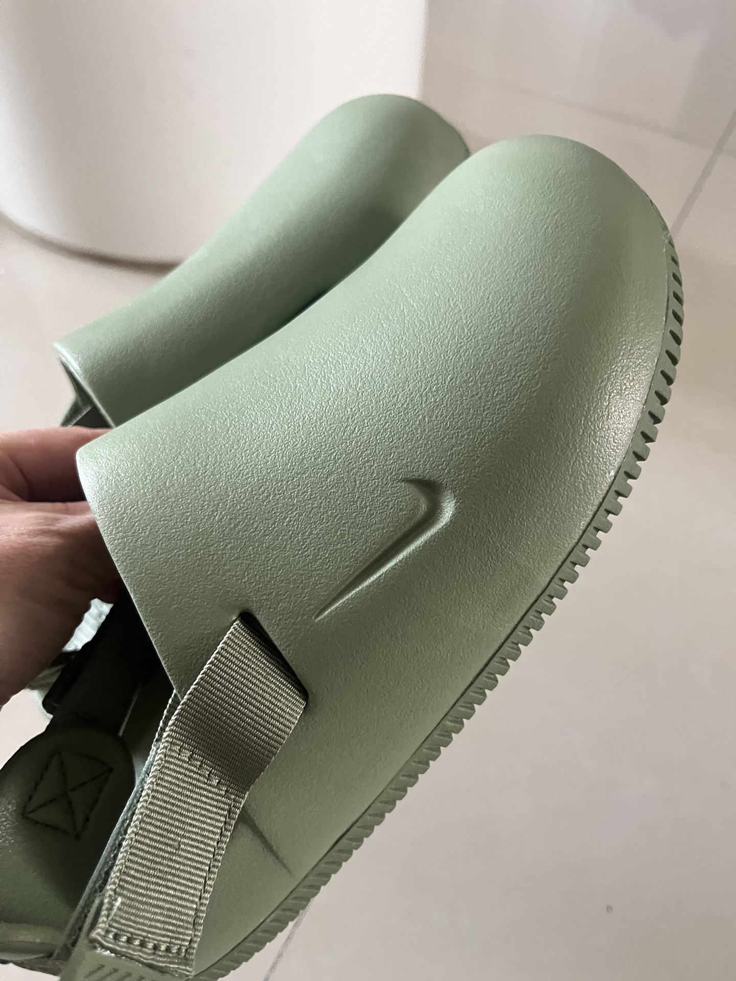 custom review-Nike Calm Mule Резиновая подошва Противоскользящие домашние тапочки Женские Масляно-зеленый