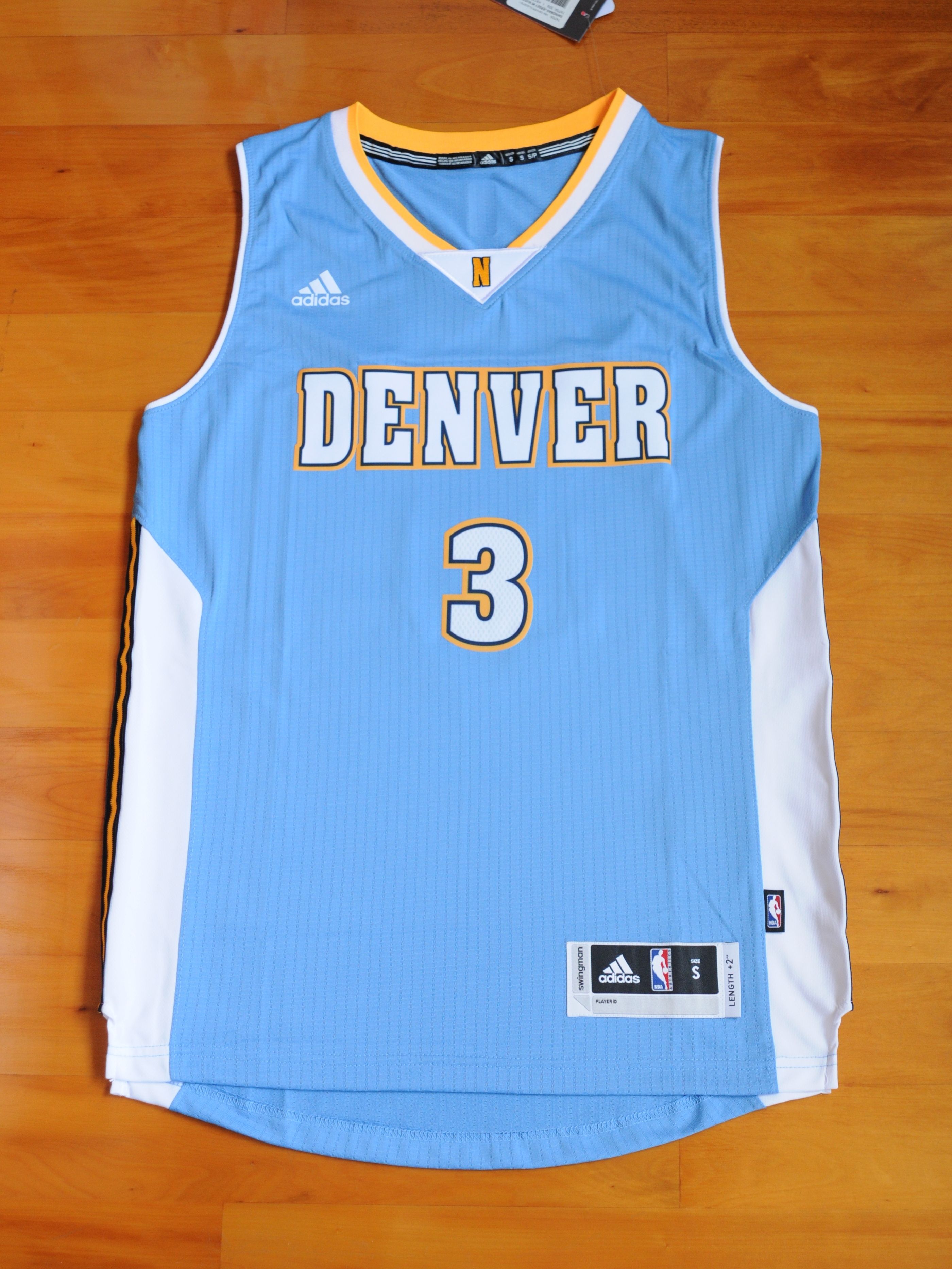 0,没有明显瑕疵,非常透气 s码 adidas/阿迪达斯 nba掘金队3号球衣