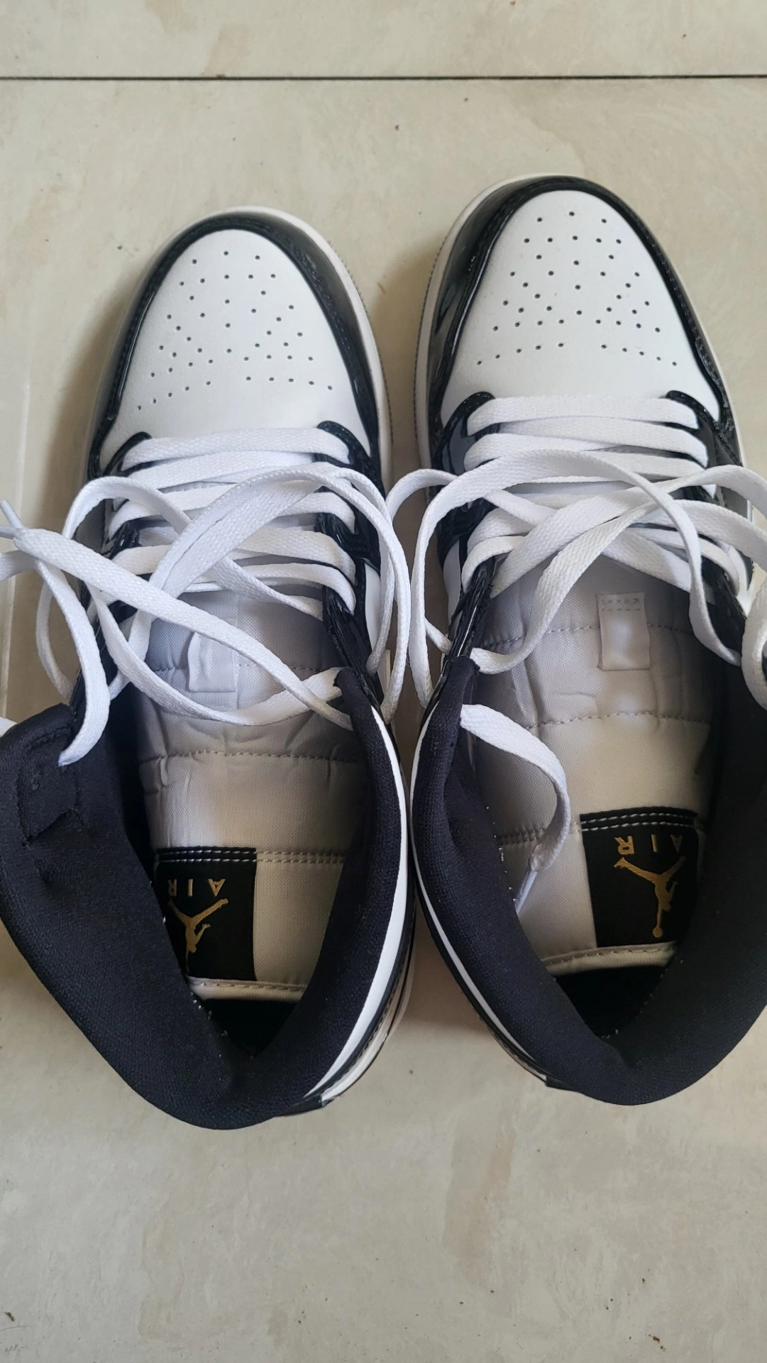 custom review-Jordan 1 Mid SE Black Gold 2023