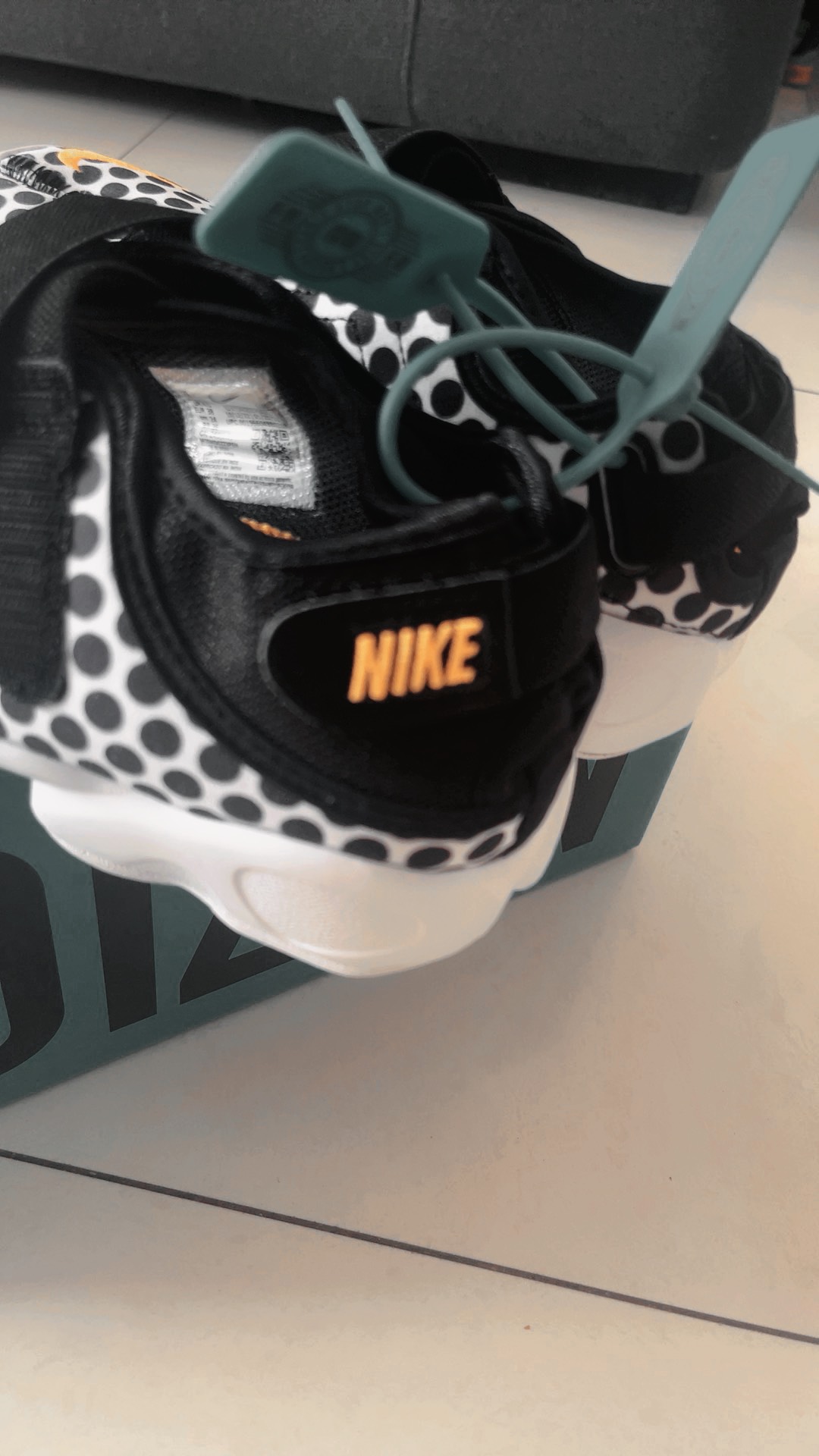 custom review-Nike Air Rift BR 'Черный Лазерный оранжевый' Спортивные сандалии женские Черный белый