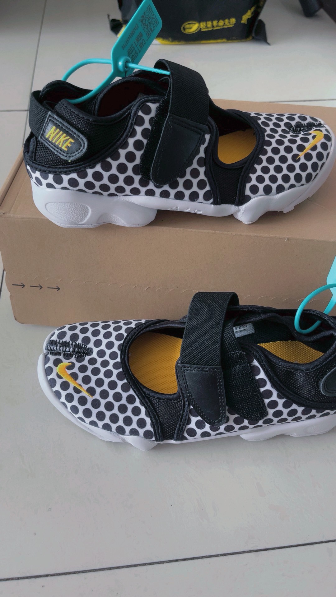 custom review-Nike Air Rift BR 'Черный Лазерный оранжевый' Спортивные сандалии женские Черный белый