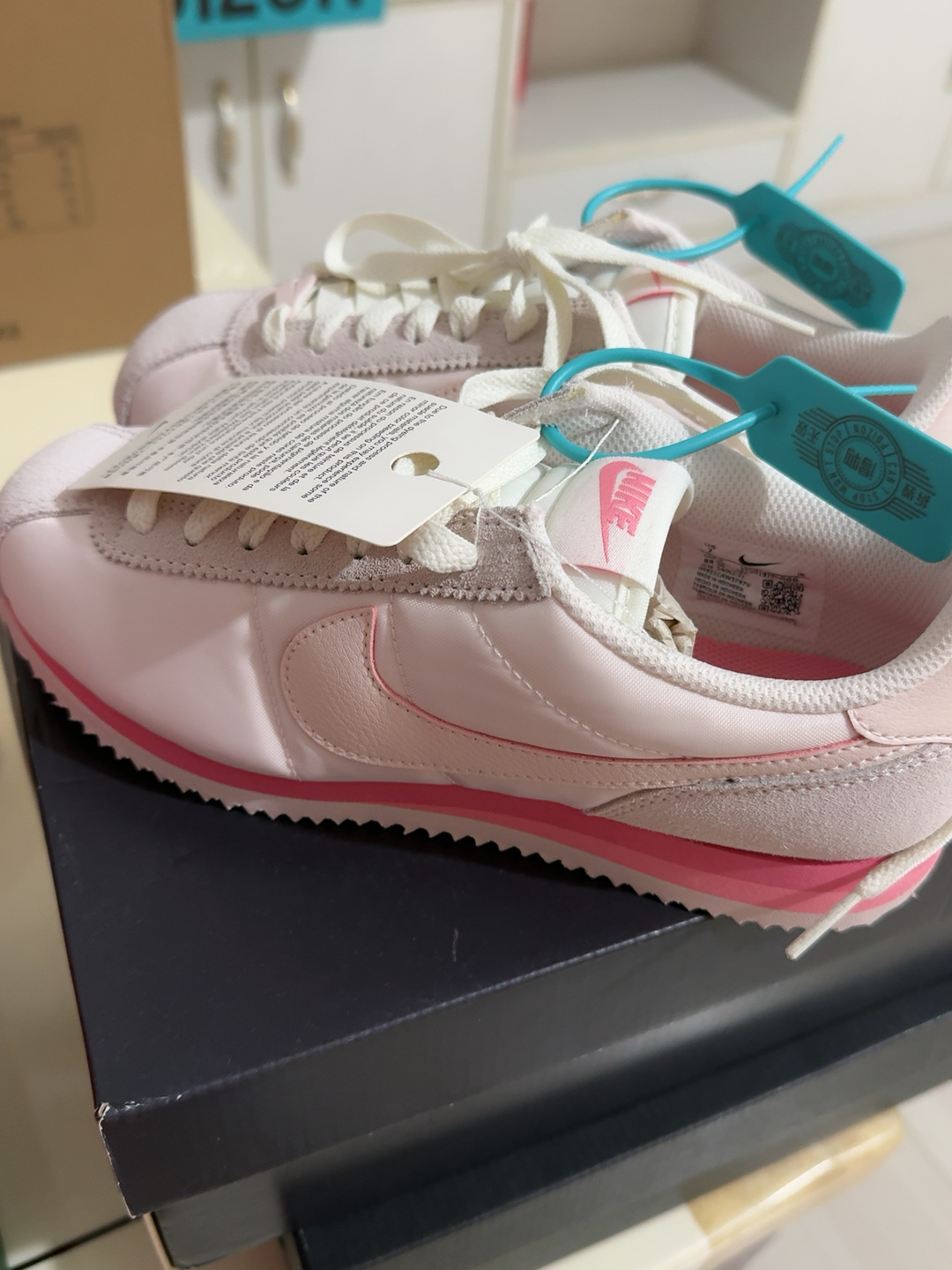 custom review-nike Cortez Collection Low Топ Повседневный Городской Коммутер Беговые кроссовки Женские Бежевый Белый Розовый