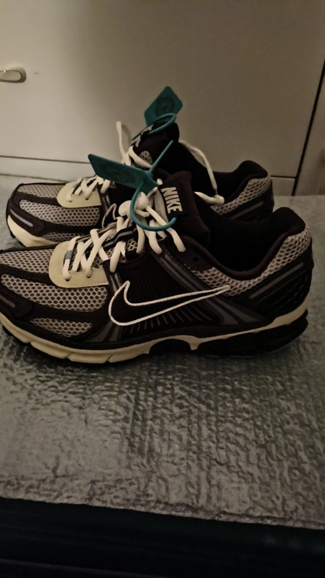 custom review-Nike Air Zoom Vomero 5 Earth Fossil Brown Women's