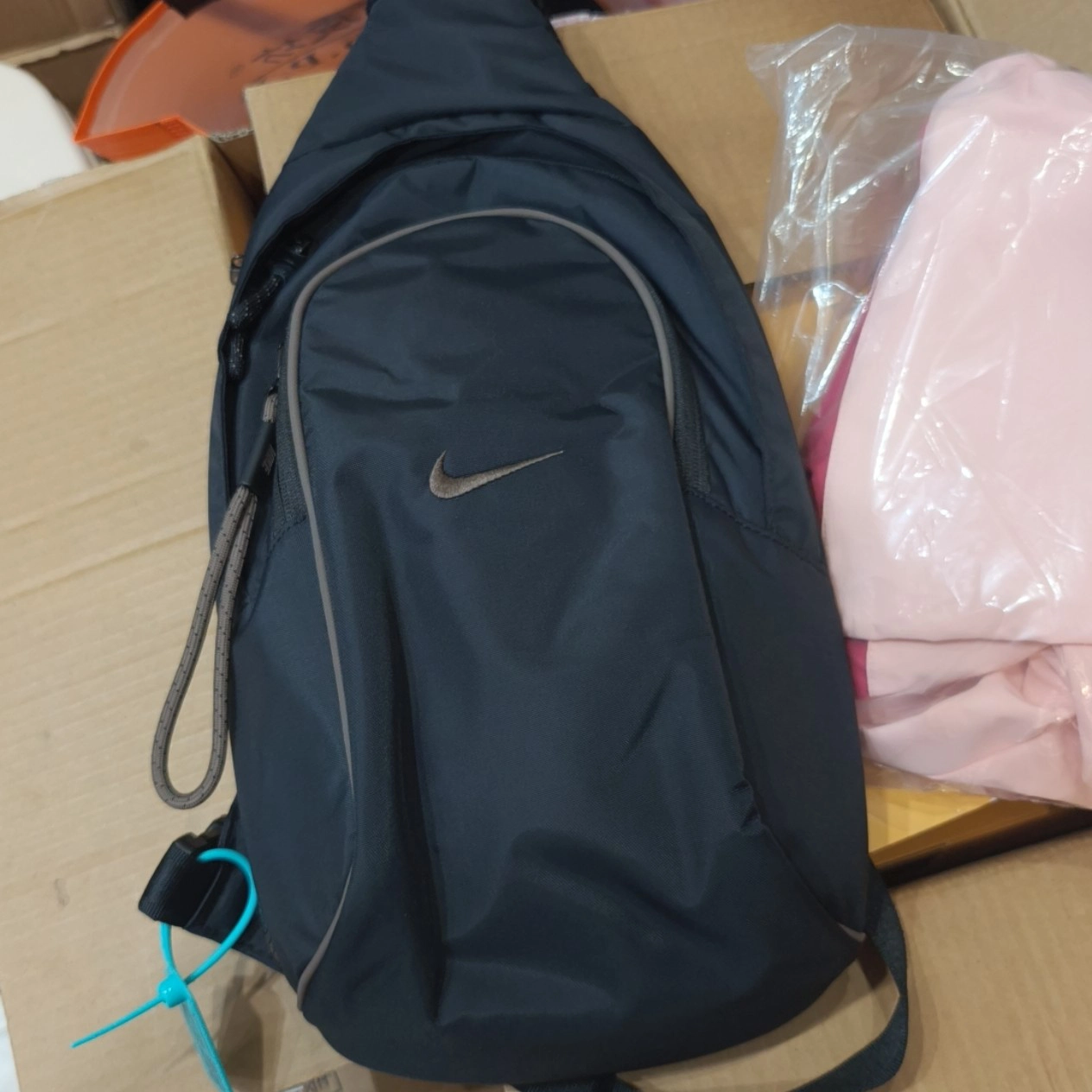 custom review-Nike Sportswear Essentials Series Полиэстер Sling Bag Standard Unisex Black