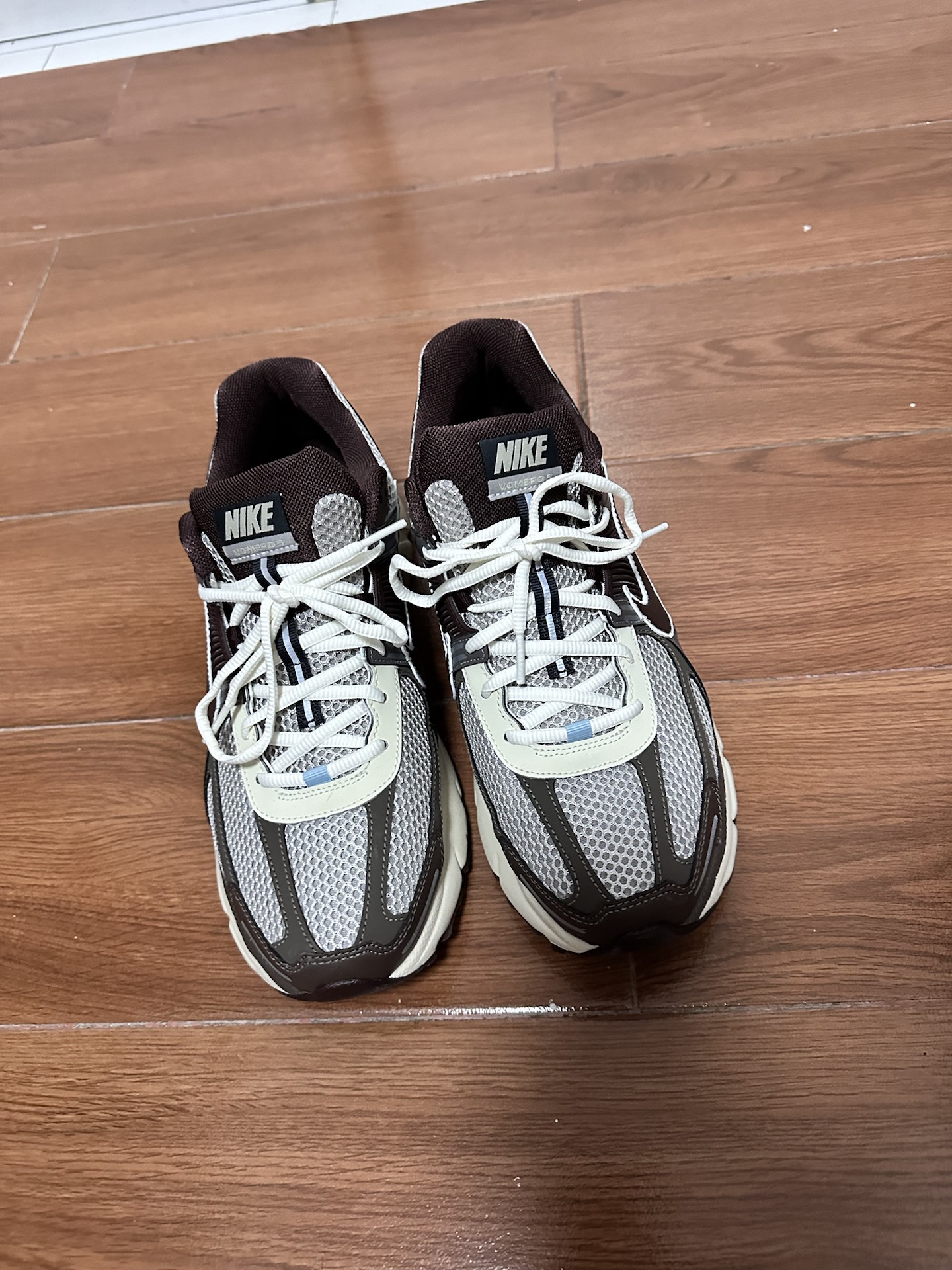 custom review-Nike Air Zoom Vomero 5 Earth Fossil Brown Women's