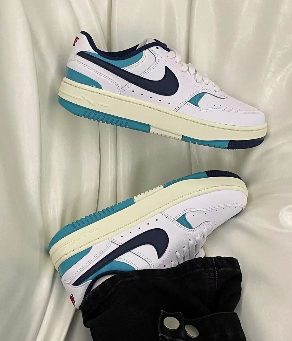 耐克女子复古厚底板鞋