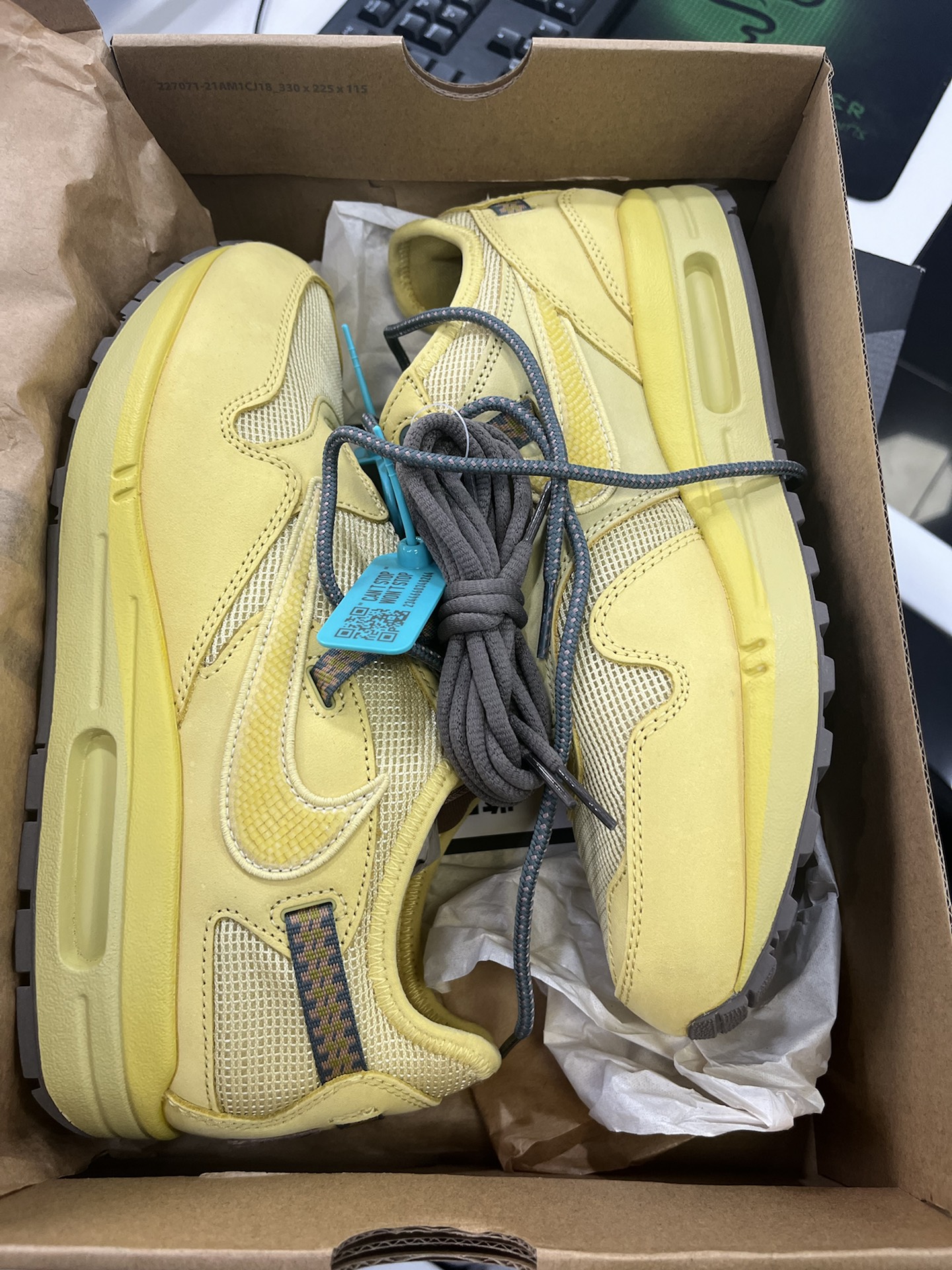 custom review-Travis Scott x Nike Air Max 1 Аbrasion Resistant Низкий Топ Повседневные Беговые кроссовки Унисекс Saturn Gold