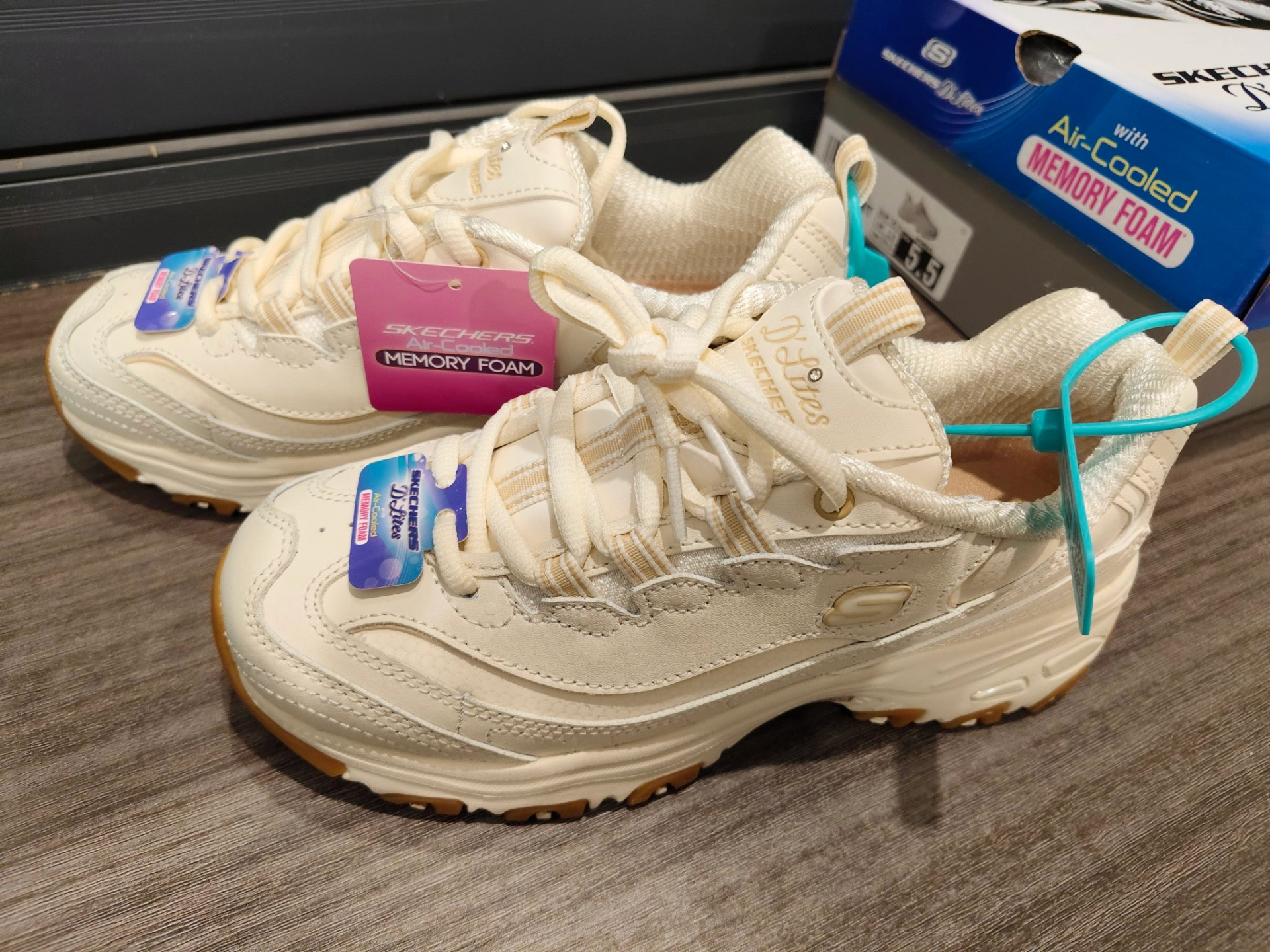 custom review-Skechers DLITES Высота Увеличивающие Легкие Низкие Топ Кроссовки Женские Бежевые