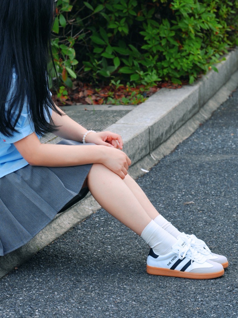 不到百元德训鞋