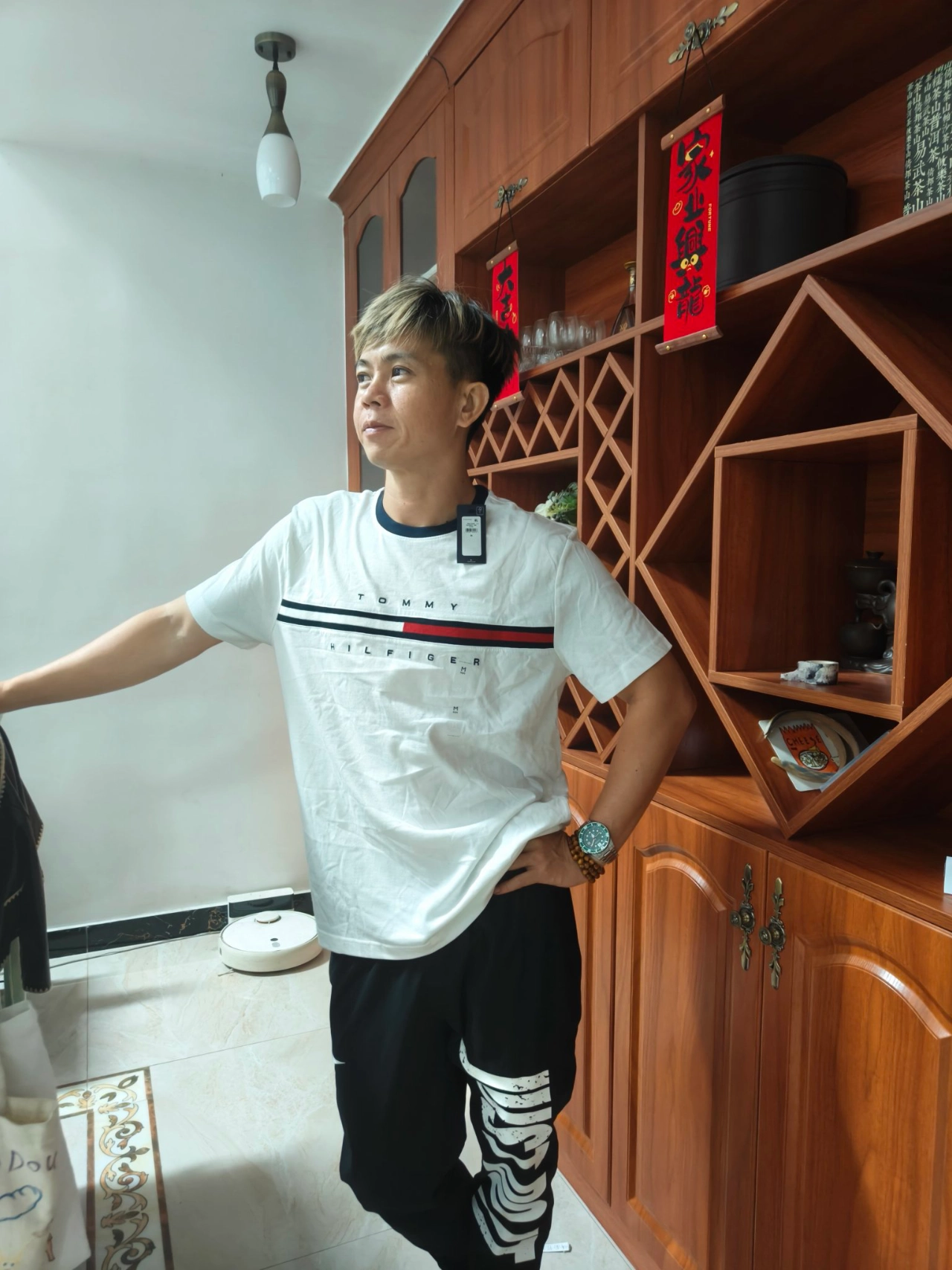 custom review-Tommy Hilfiger T-рубашка мужская белая