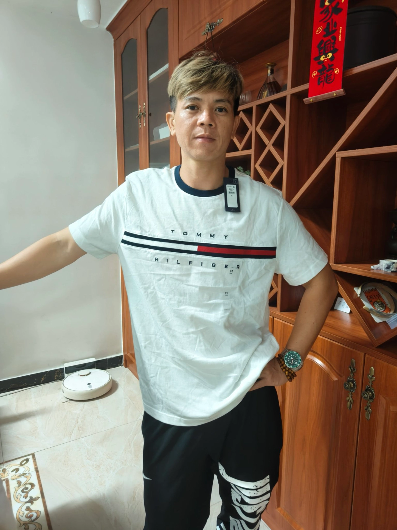 custom review-Tommy Hilfiger T-рубашка мужская белая