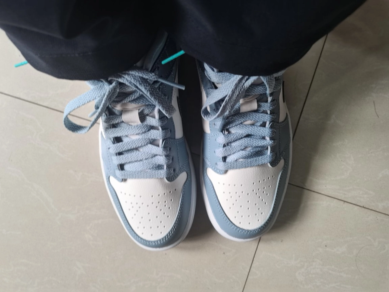 custom review-Air Jordan 1 Mid Sail Diffused Blue Women's