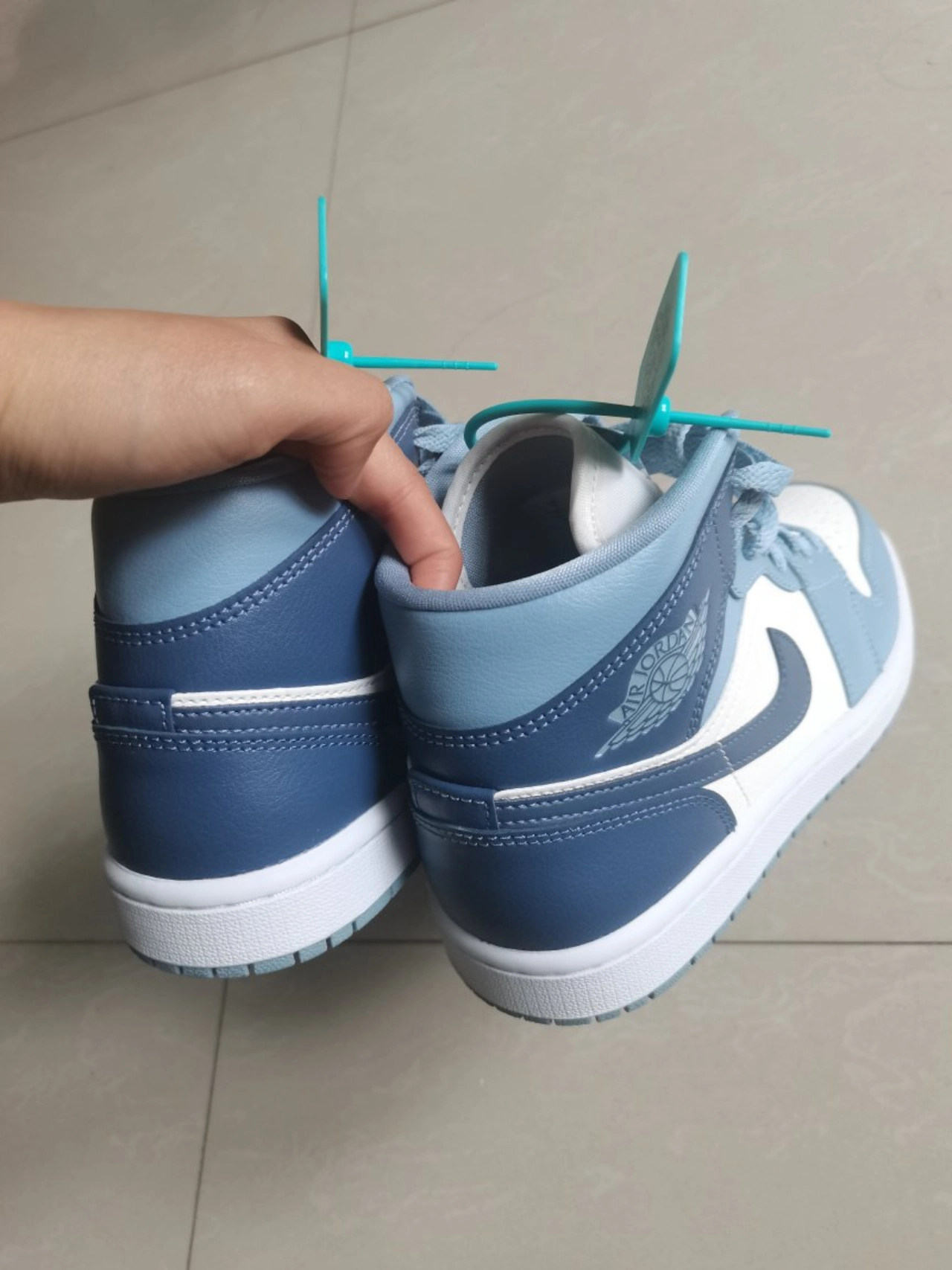 custom review-Air Jordan 1 Mid Sail Diffused Blue Women's