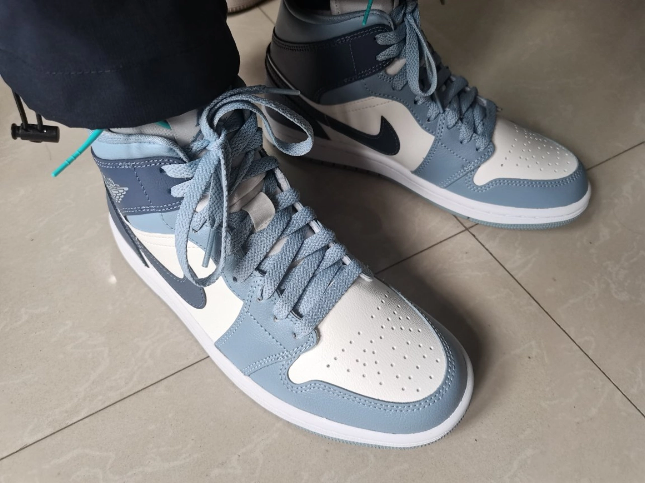 custom review-Air Jordan 1 Mid Sail Diffused Blue Women's