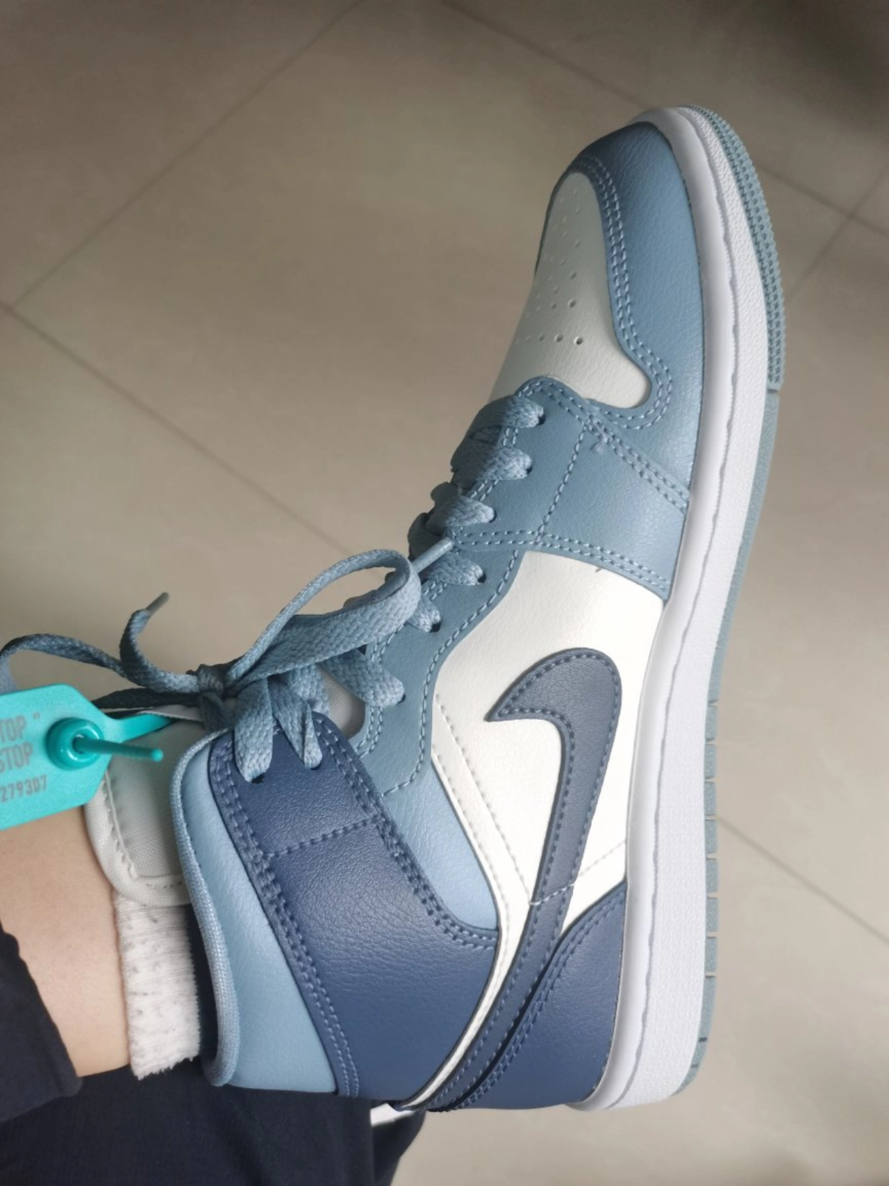 custom review-Air Jordan 1 Mid Sail Diffused Blue Women's