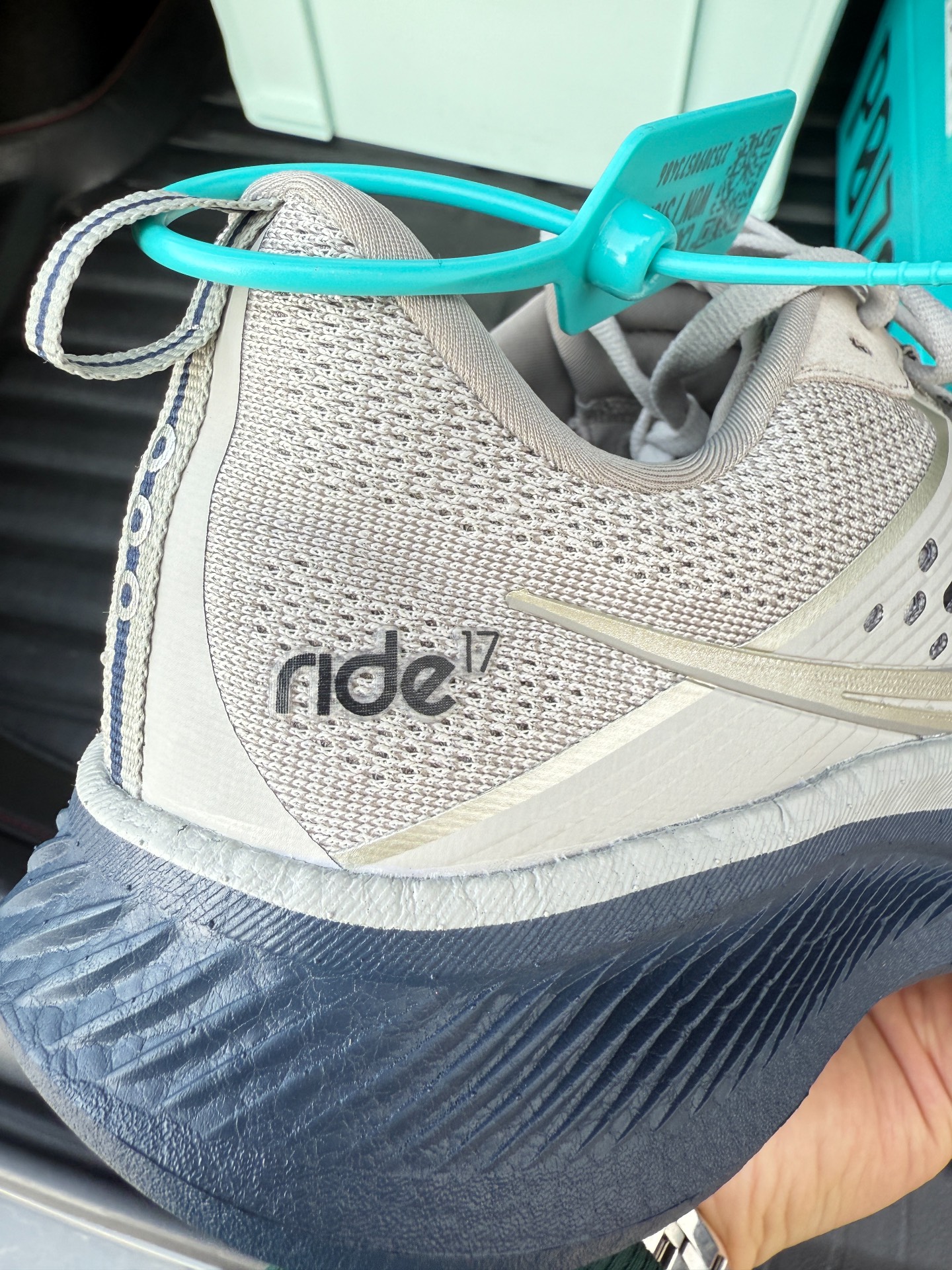 custom review-Saucony RIDE 17 Амортизаторы Slip-Resistant Дышащий Низкий Топ Тренировочные Спринт Беговые кроссовки Мужские Светло-Серый