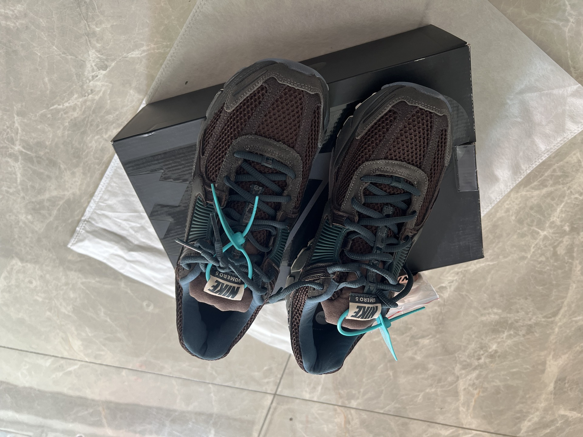 custom review-Nike Air Zoom Vomero 5 Легкий Низкий Топ Повседневный Тренировки Городской Коммутер Беговые кроссовки Унисекс Черный