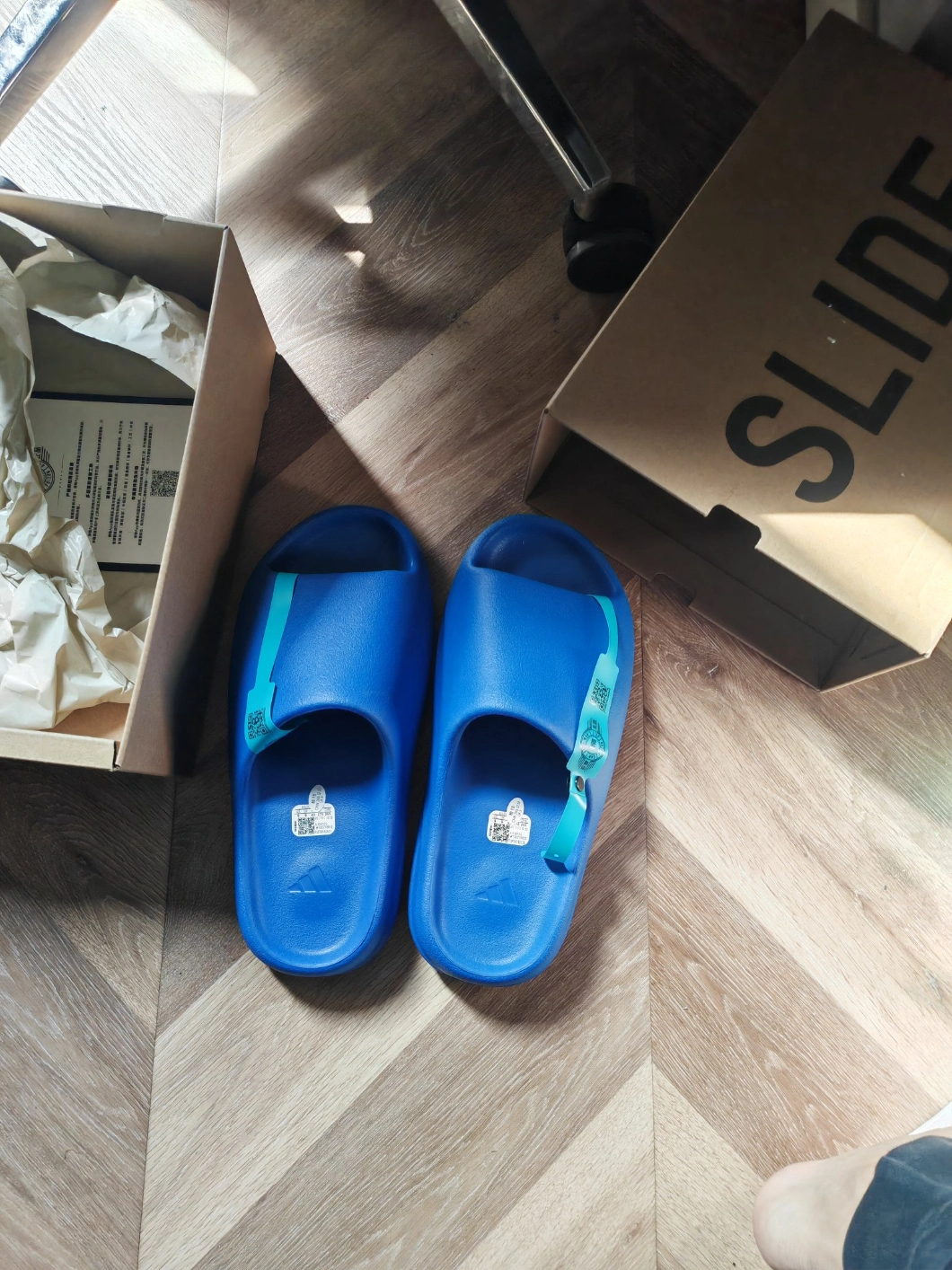 custom review-Adidas Originals Yeezy Slide Azure