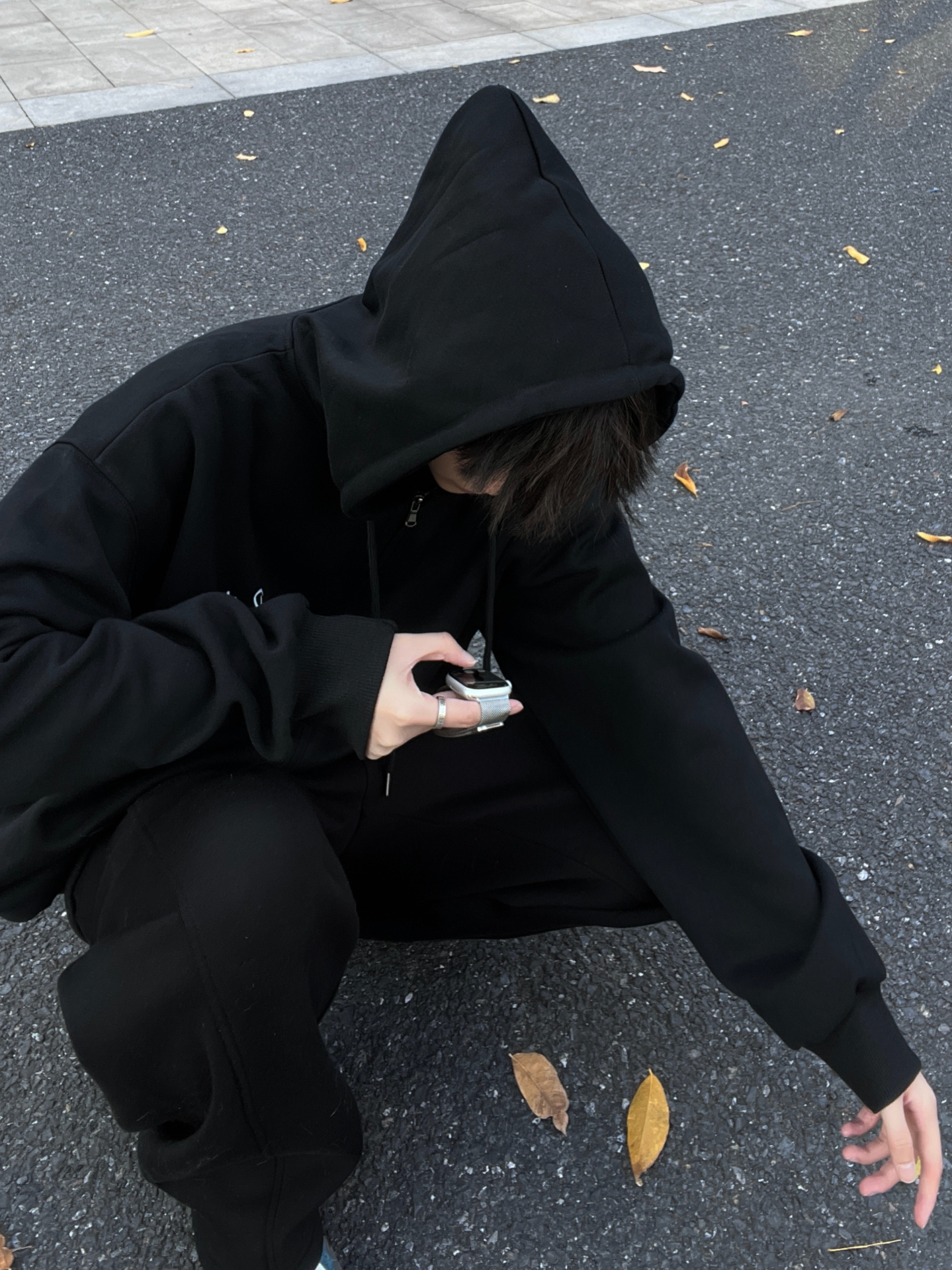 黑色卫衣也太帅了!