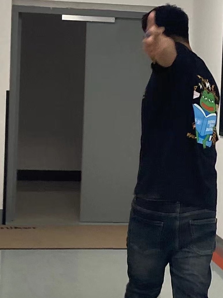 custom review-Pepe The Frog Унисекс Футболка