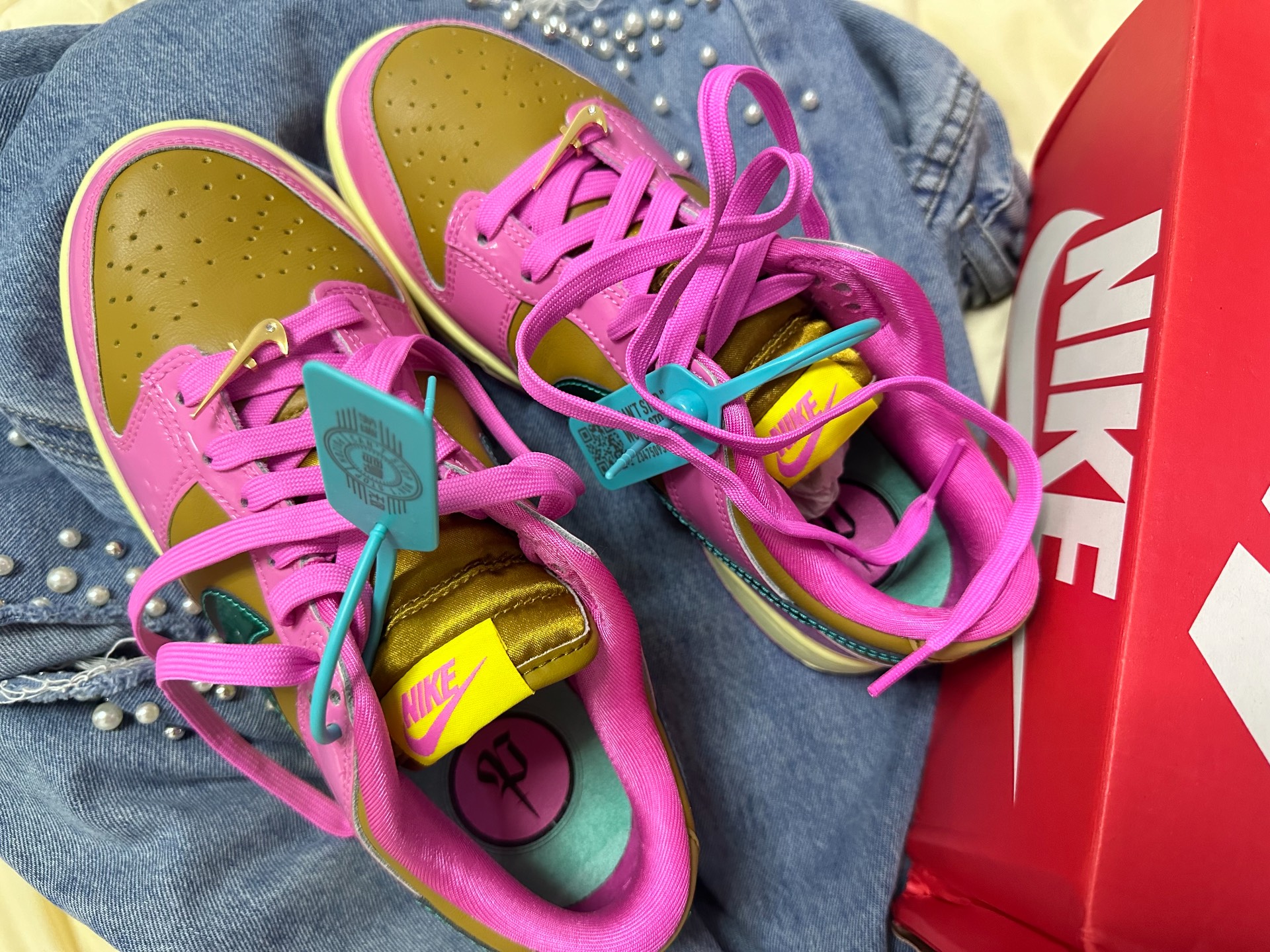 custom review-PARRIS GOEBEL x Nike Dunk QS Амортизация Износостойкий Низкий Топ Скейтборд Кроссовки Женские Розовый Зеленый Желтый