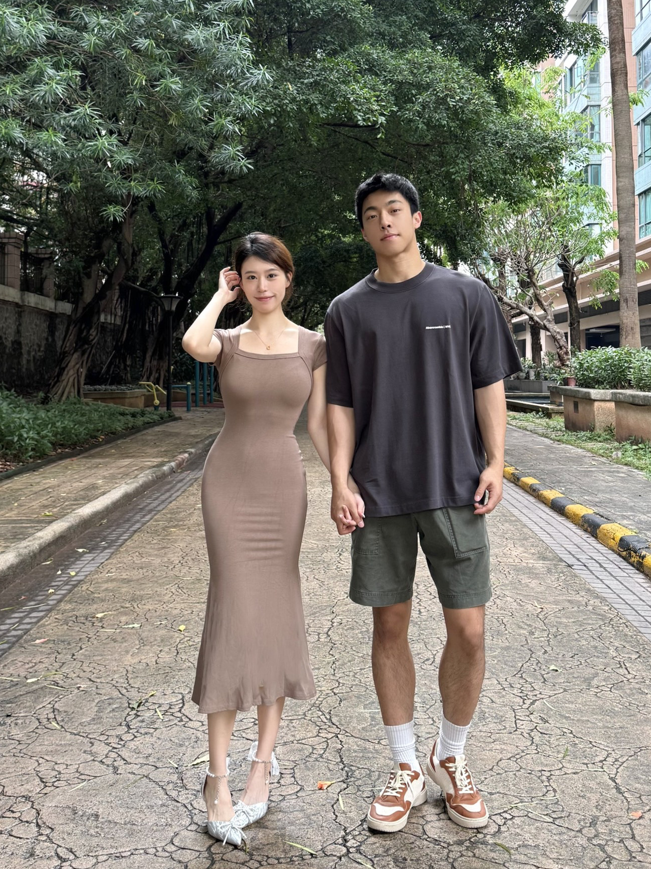 莫比乌斯金项链➕7cm高跟鞋姐姐好有韵味