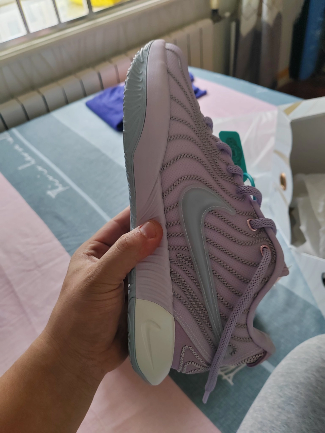 custom review-Nike LeBron 21 Ep Easter Solid Outsole