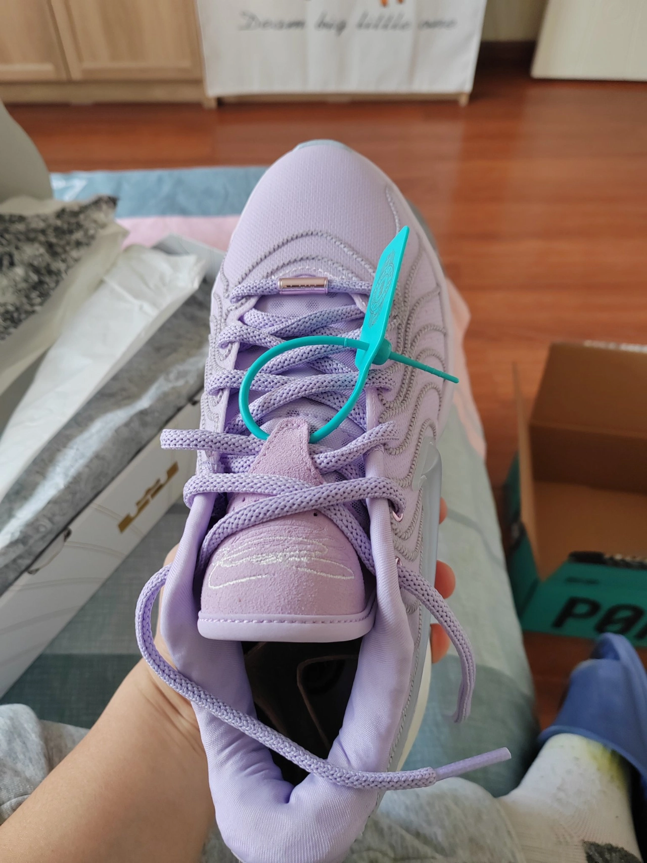 custom review-Nike LeBron 21 Ep Easter Solid Outsole