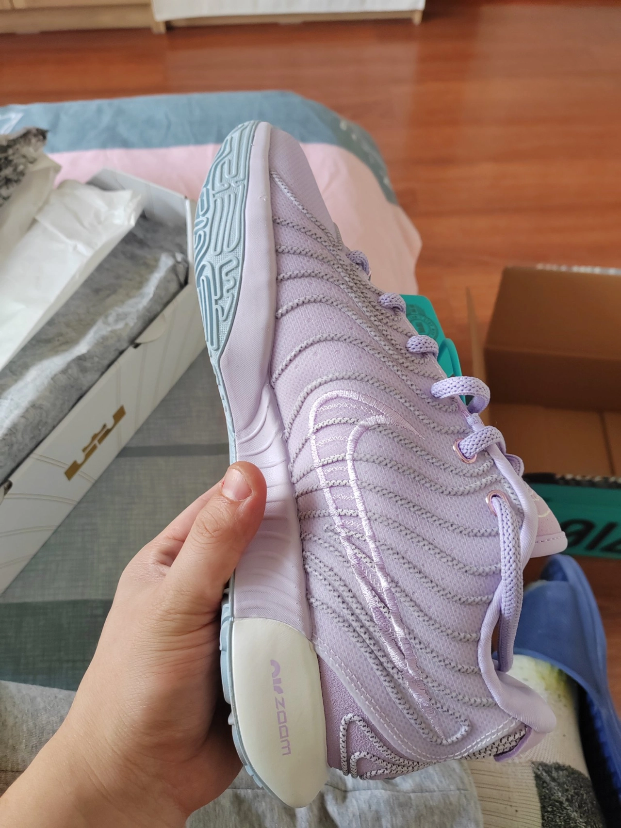 custom review-Nike LeBron 21 Ep Easter Solid Outsole