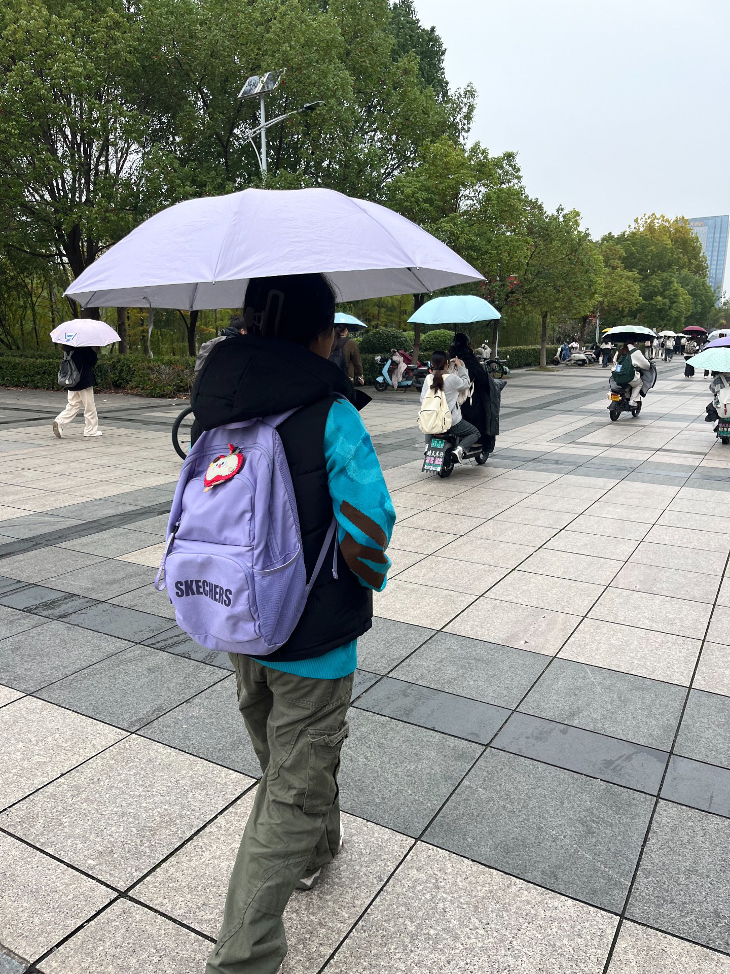 书包雨伞一体图片