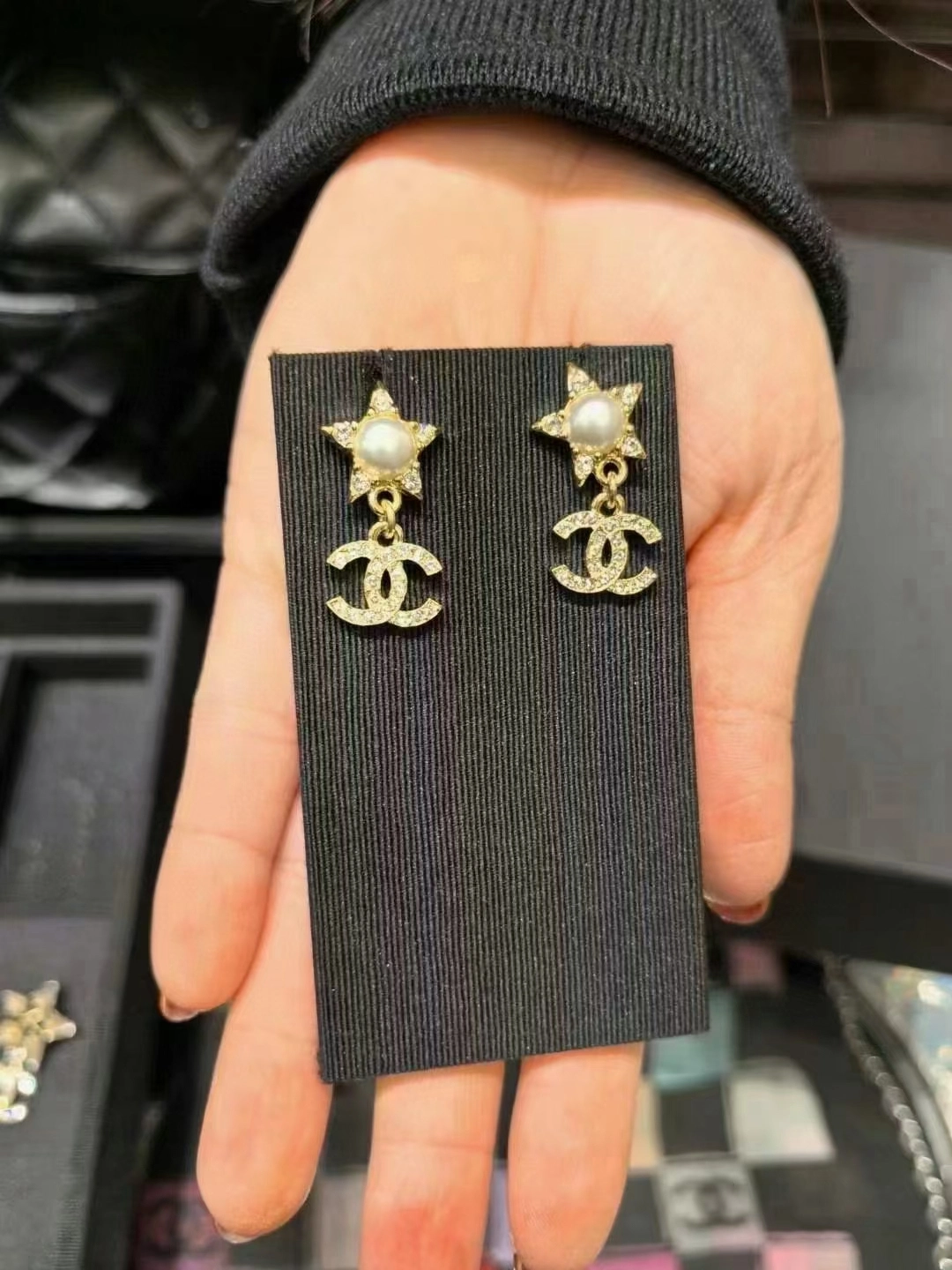 香奈儿23年圣诞双c耳环
