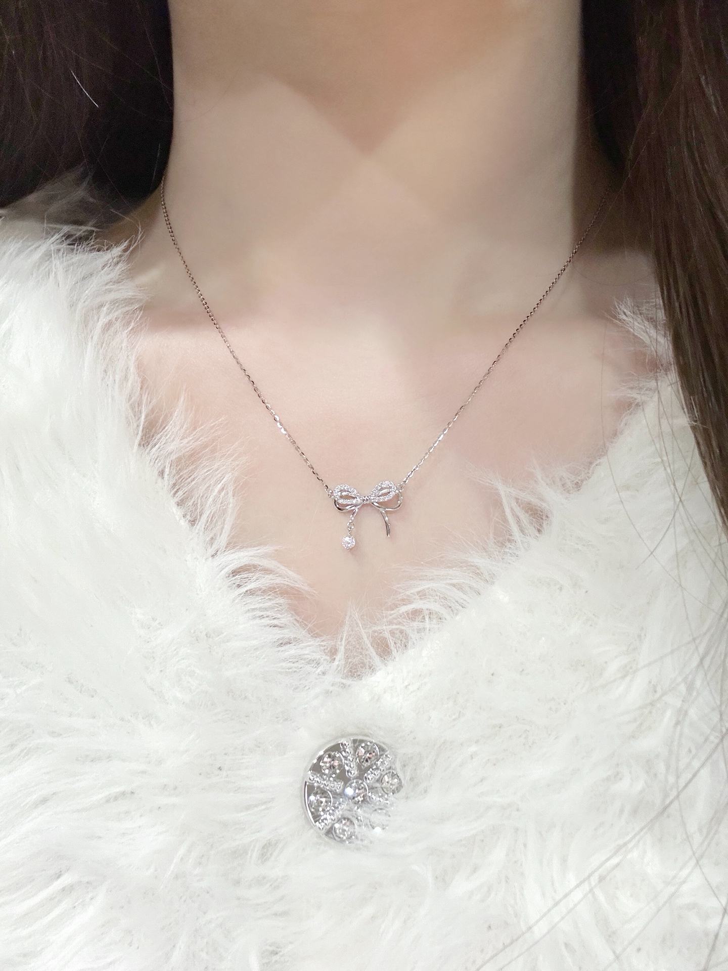 原来女孩子戴银项链也这么好看