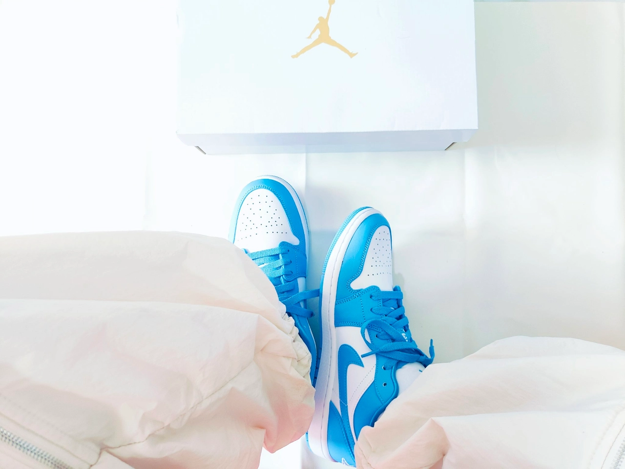 custom review-Air Jordan 1 Low 'UNC' Women's