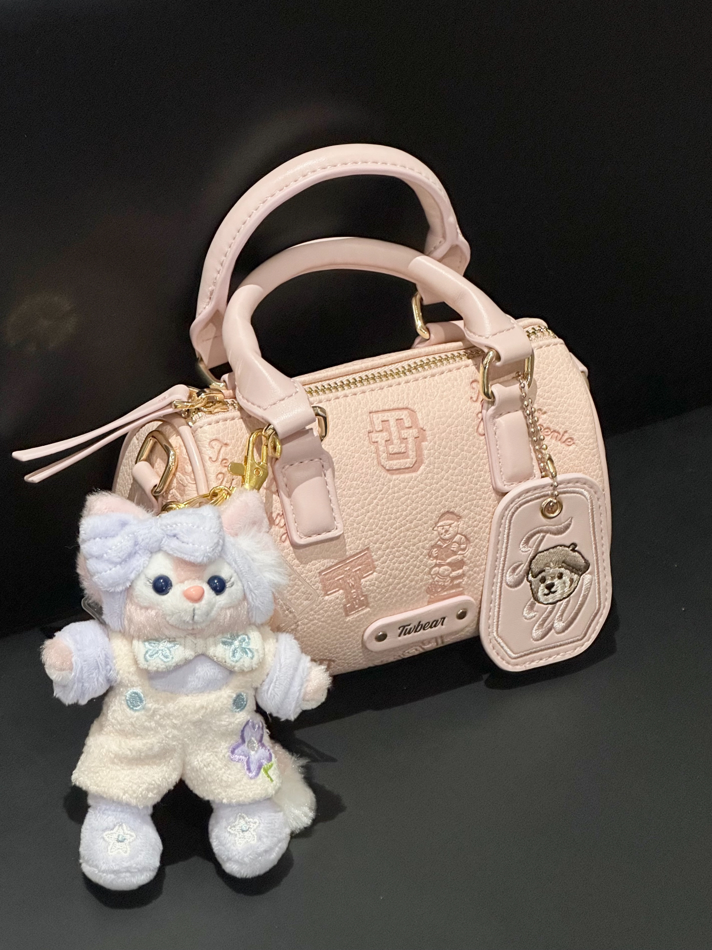 我尊嘟拒绝不了这只粉嫩的波士顿小熊包🧸