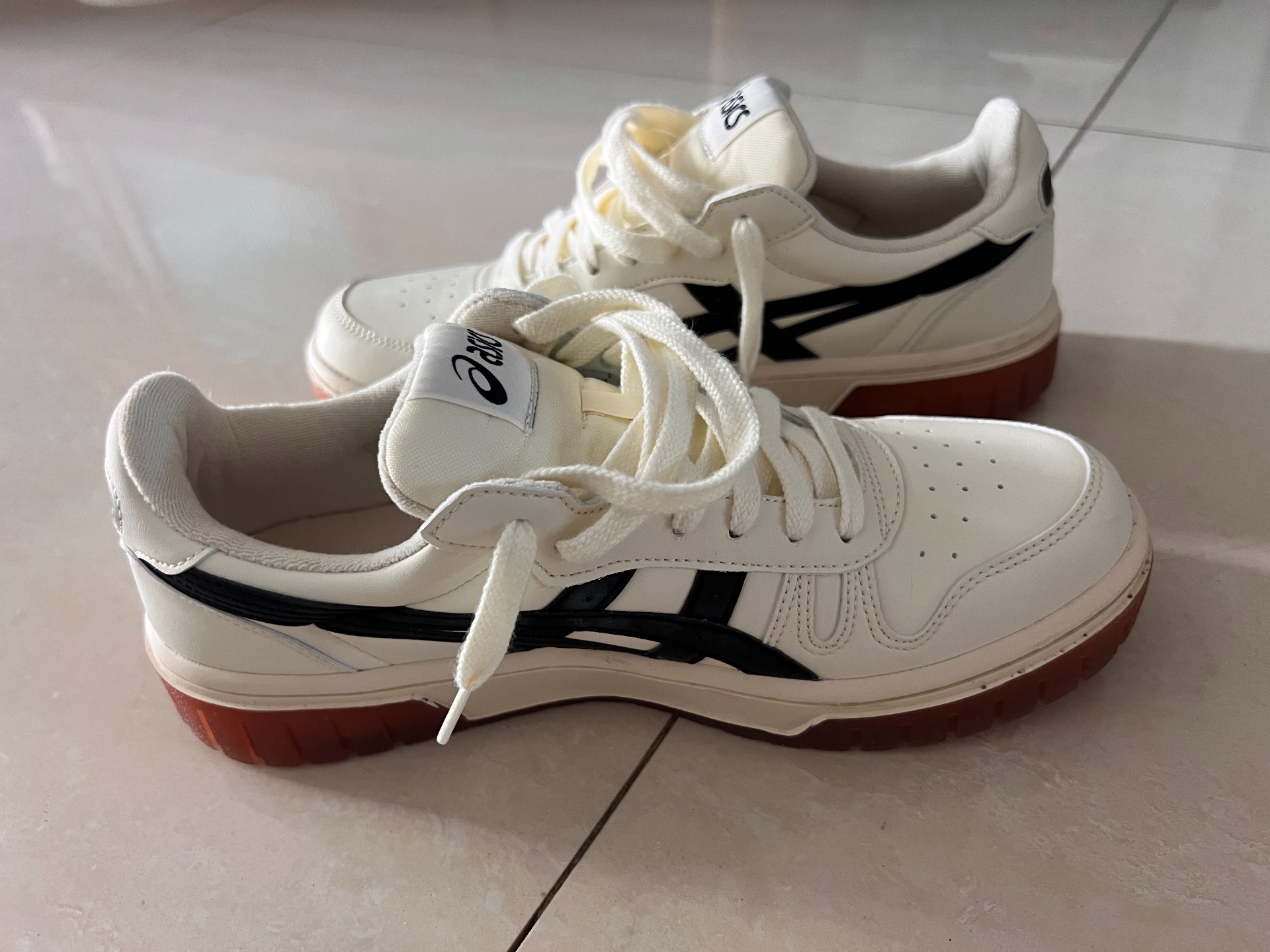 custom review-ASICS Court Mz Cream Black Gum