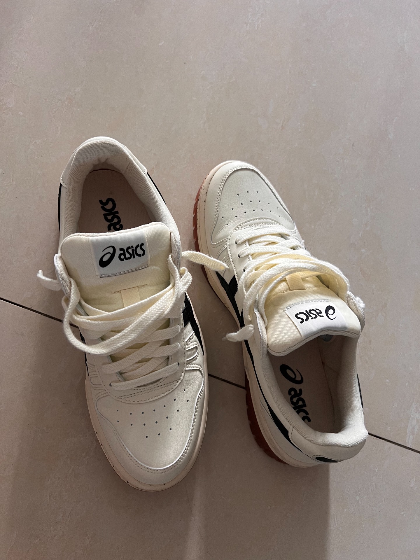 custom review-ASICS Court Mz Cream Black Gum