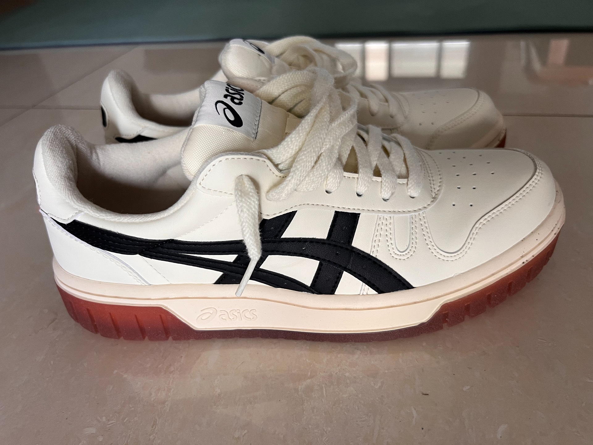 custom review-ASICS Court Mz Cream Black Gum