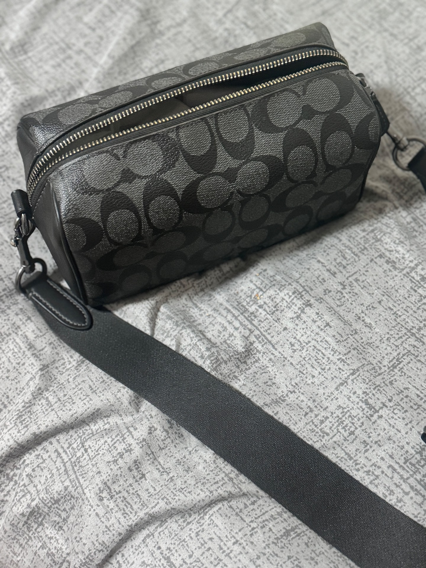 一眼相中的蔻驰男包