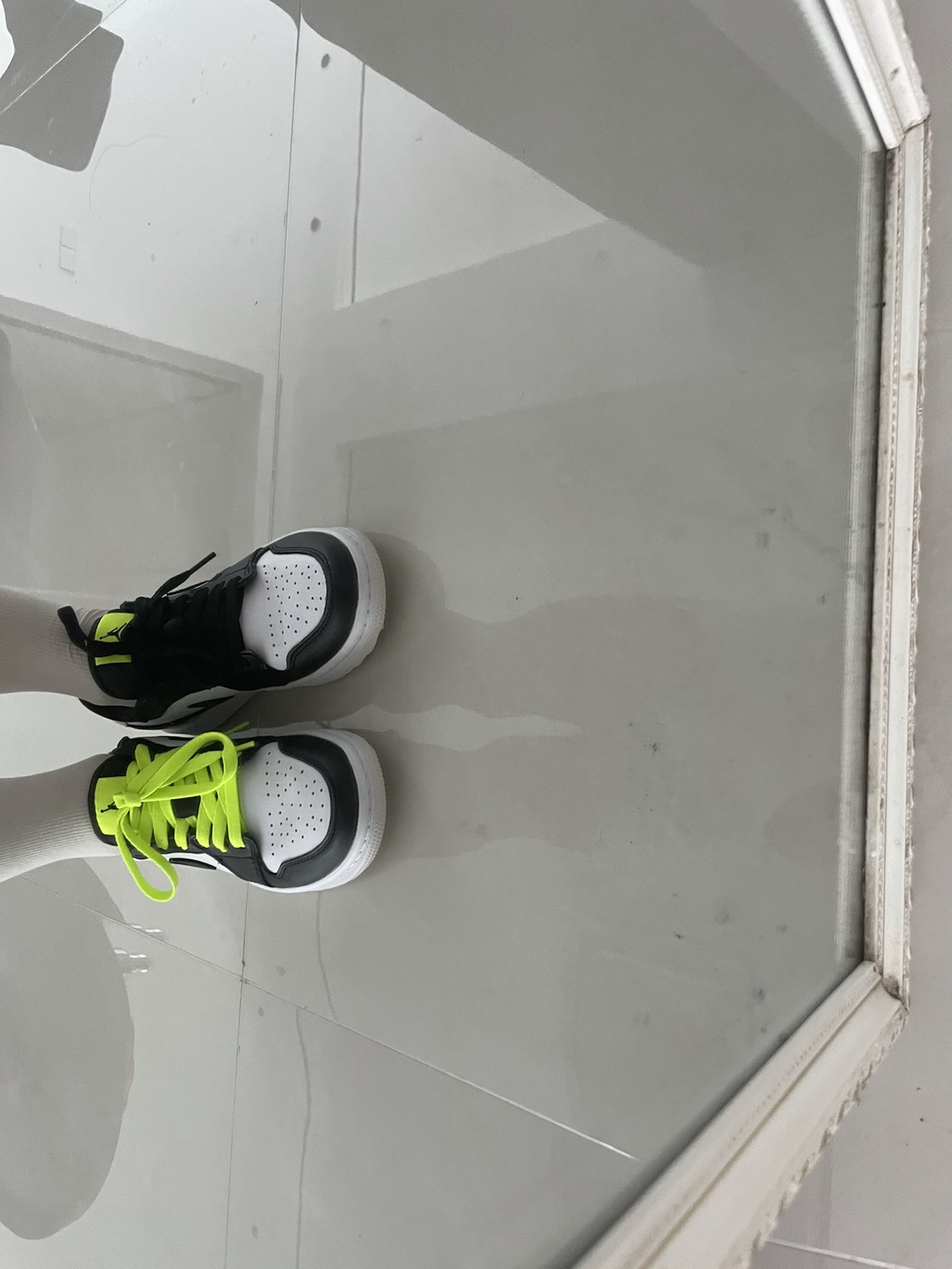 custom review-Air Jordan 1 Low Golf 'Phantom Volt'