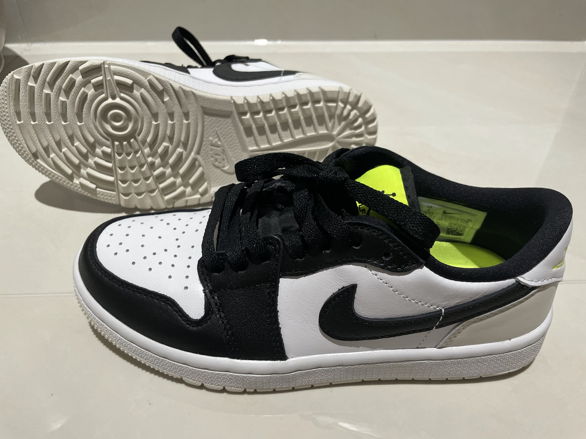 custom review-Air Jordan 1 Low Golf 'Phantom Volt'