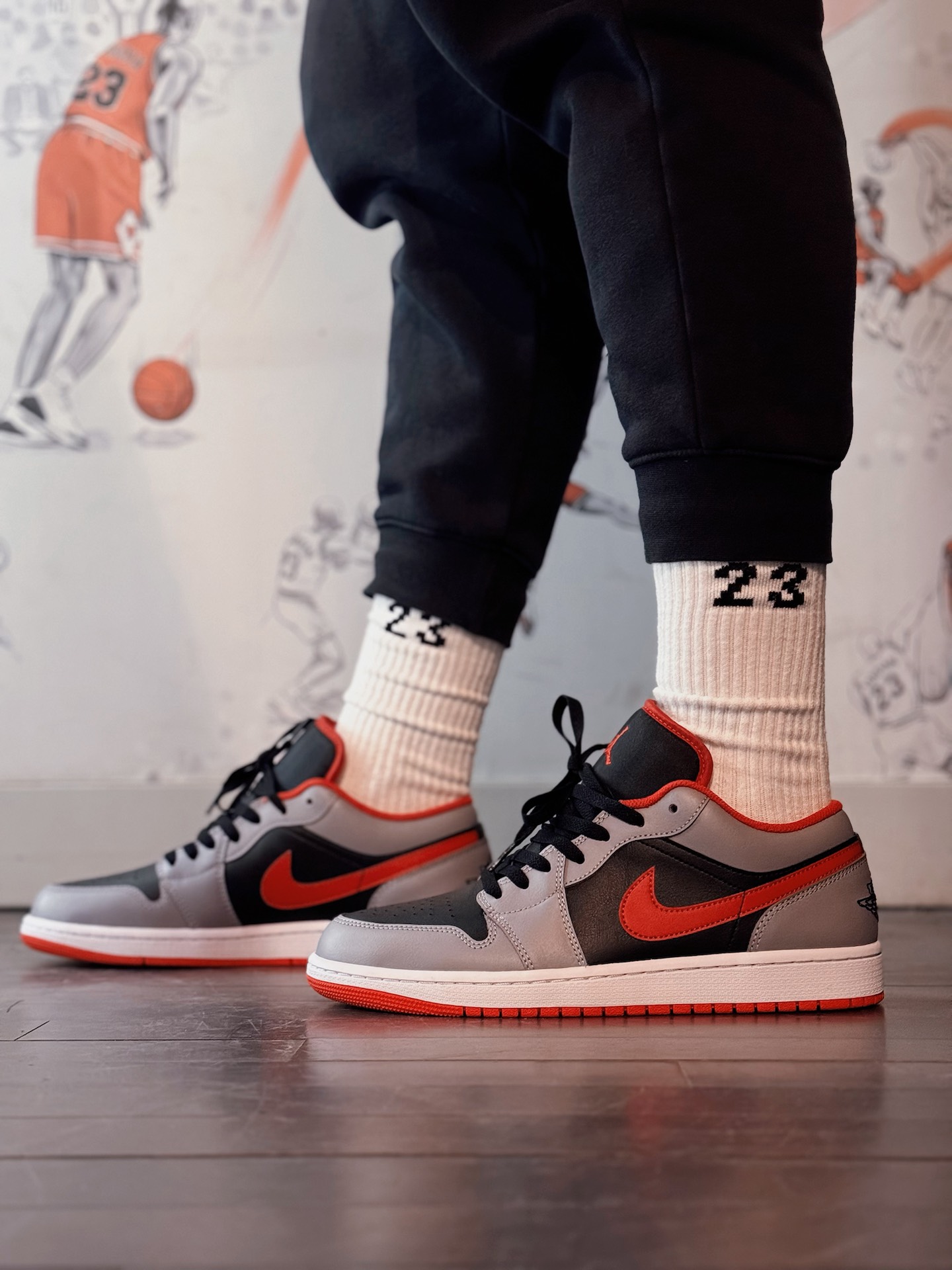 air jordan 1 low light smoke grey red