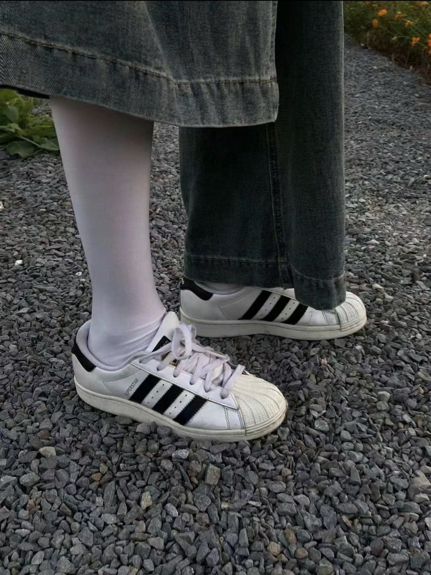 贝壳头出门啦,百搭的小白鞋真的很难不爱#甜妹女孩的宝藏鞋 #女生的