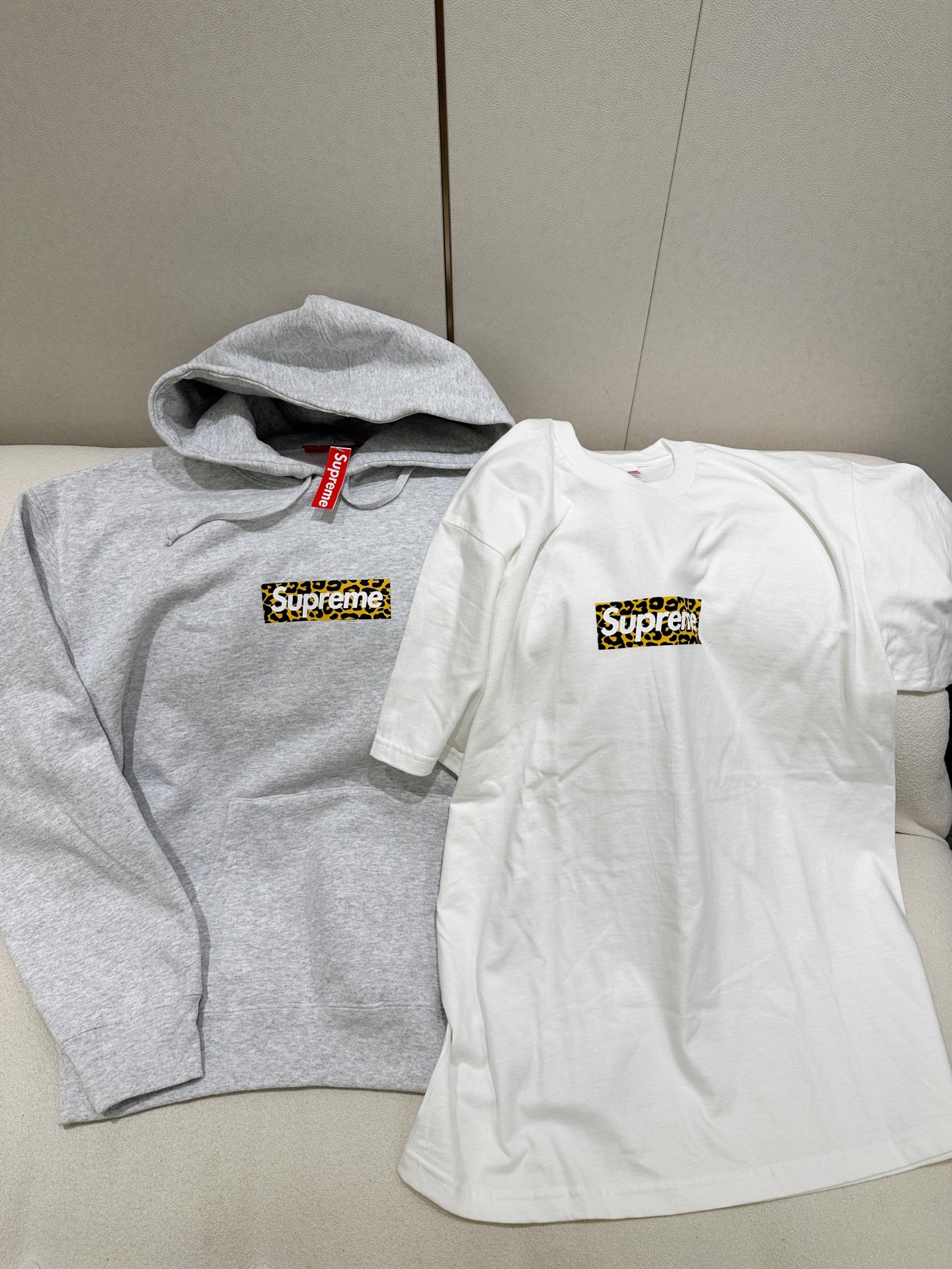 ss24 上海开业限定 豹纹box logo短袖t恤 男女同款